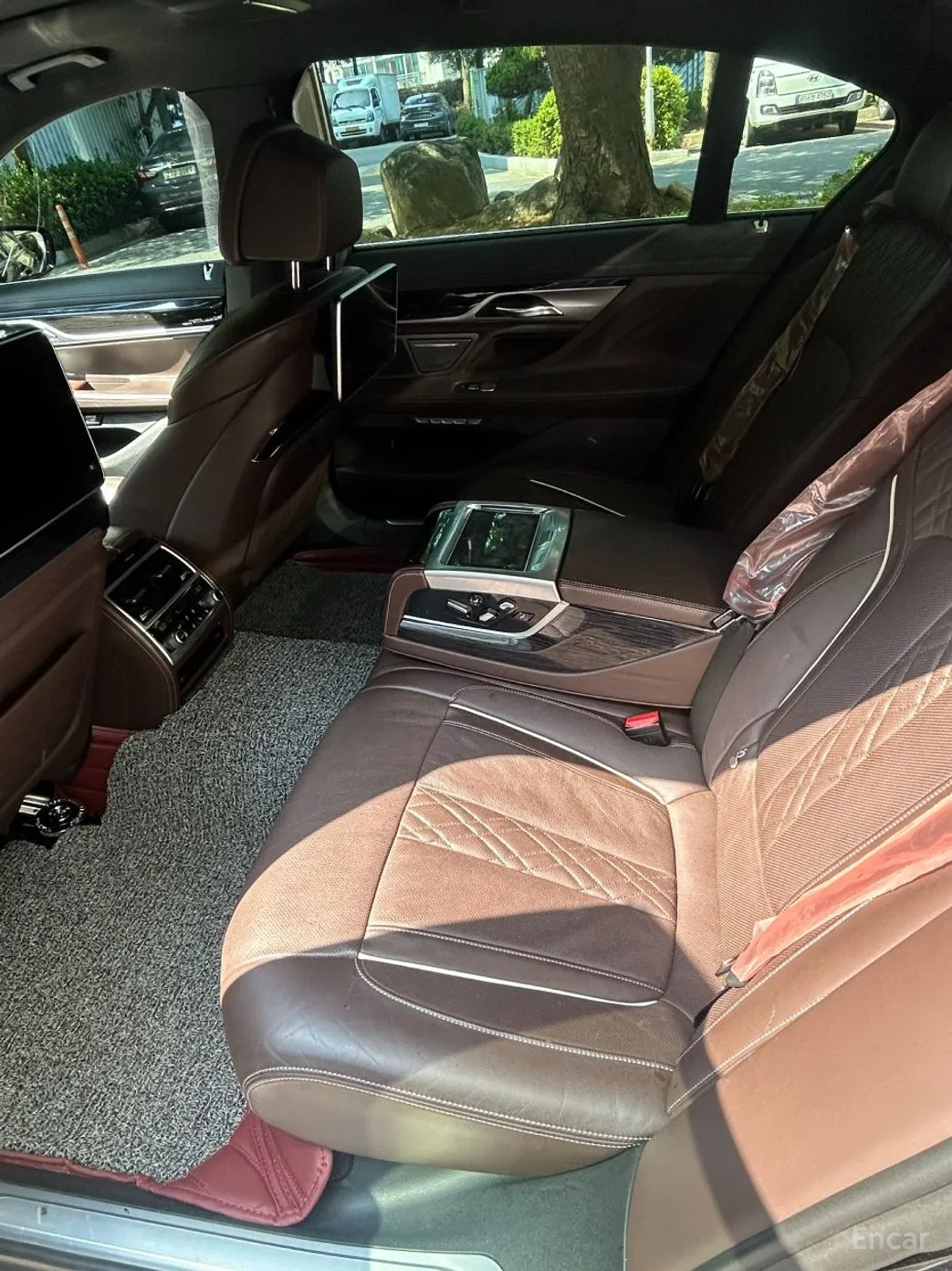 BMW 7 Series (G11) превью 9