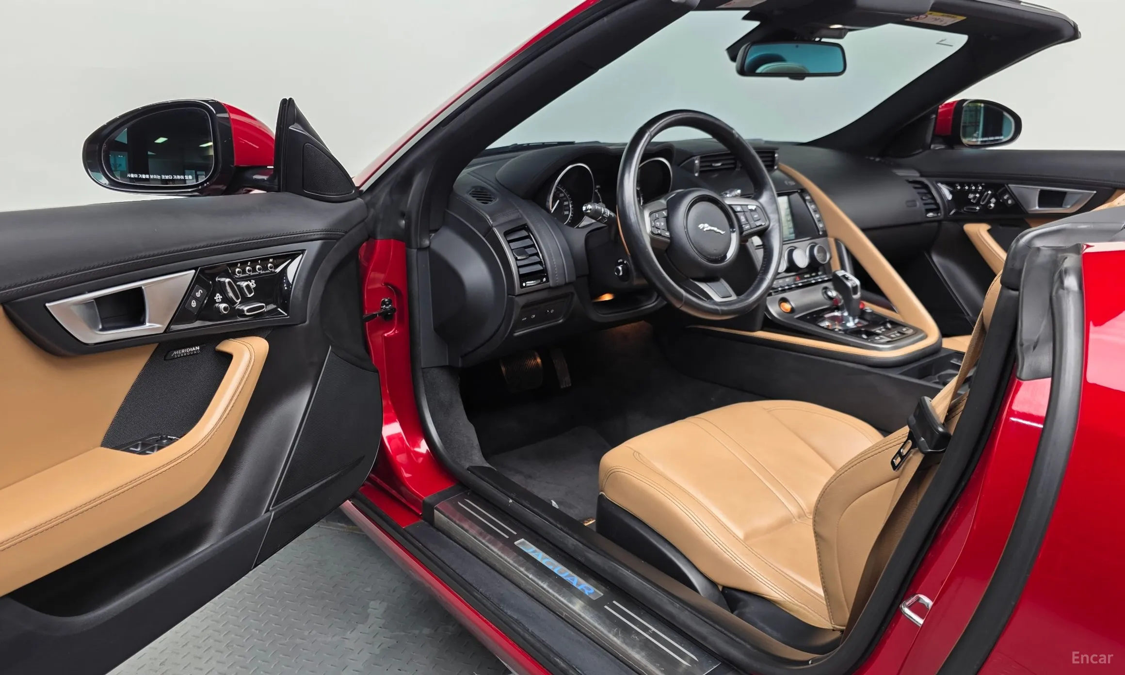 Jaguar F-TYPE превью 10