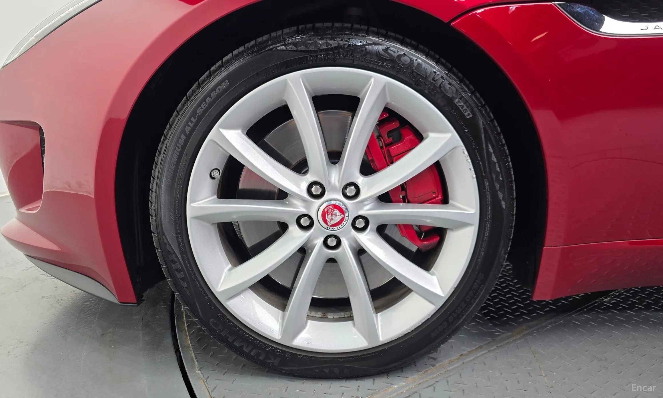 Jaguar F-TYPE превью 5