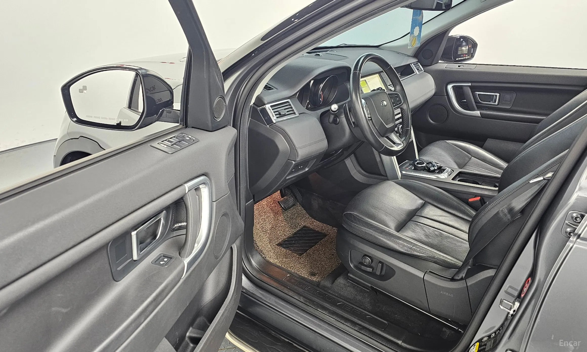 Land Rover Discovery Sports превью 10