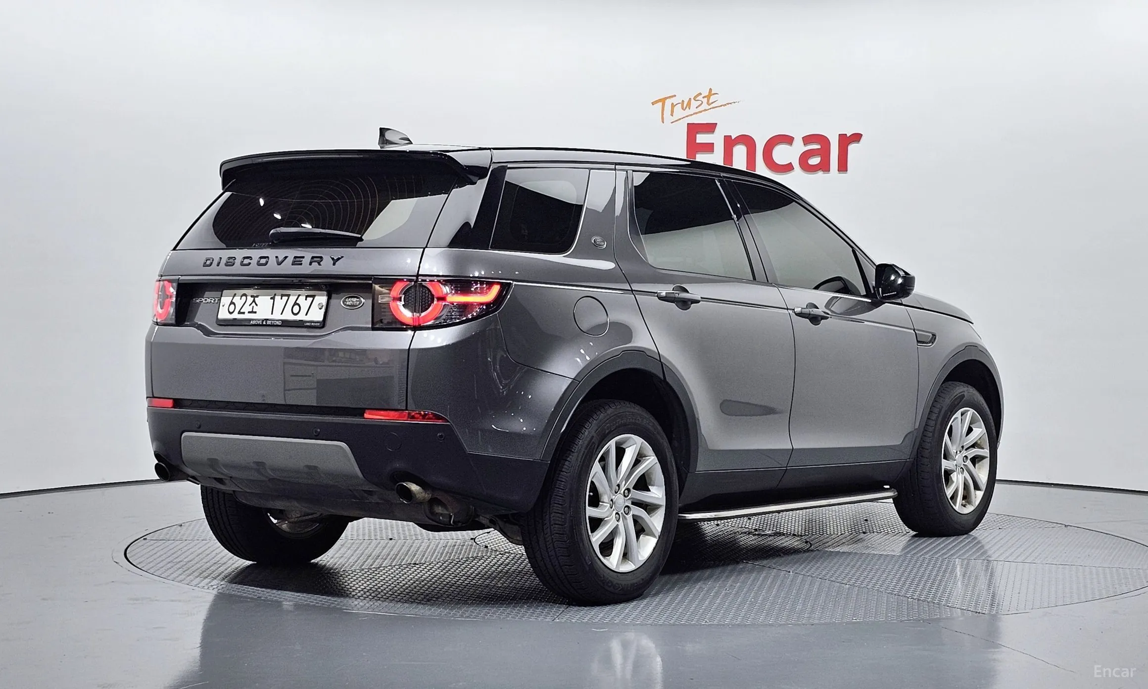 Land Rover Discovery Sports превью 2