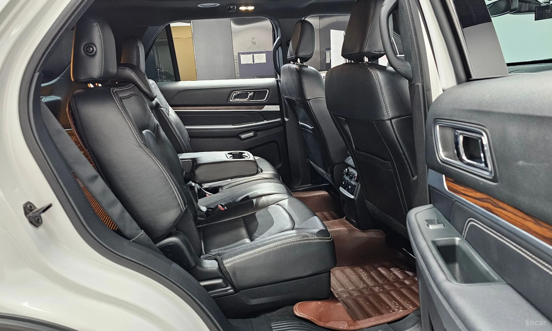 Ford Explorer превью 11