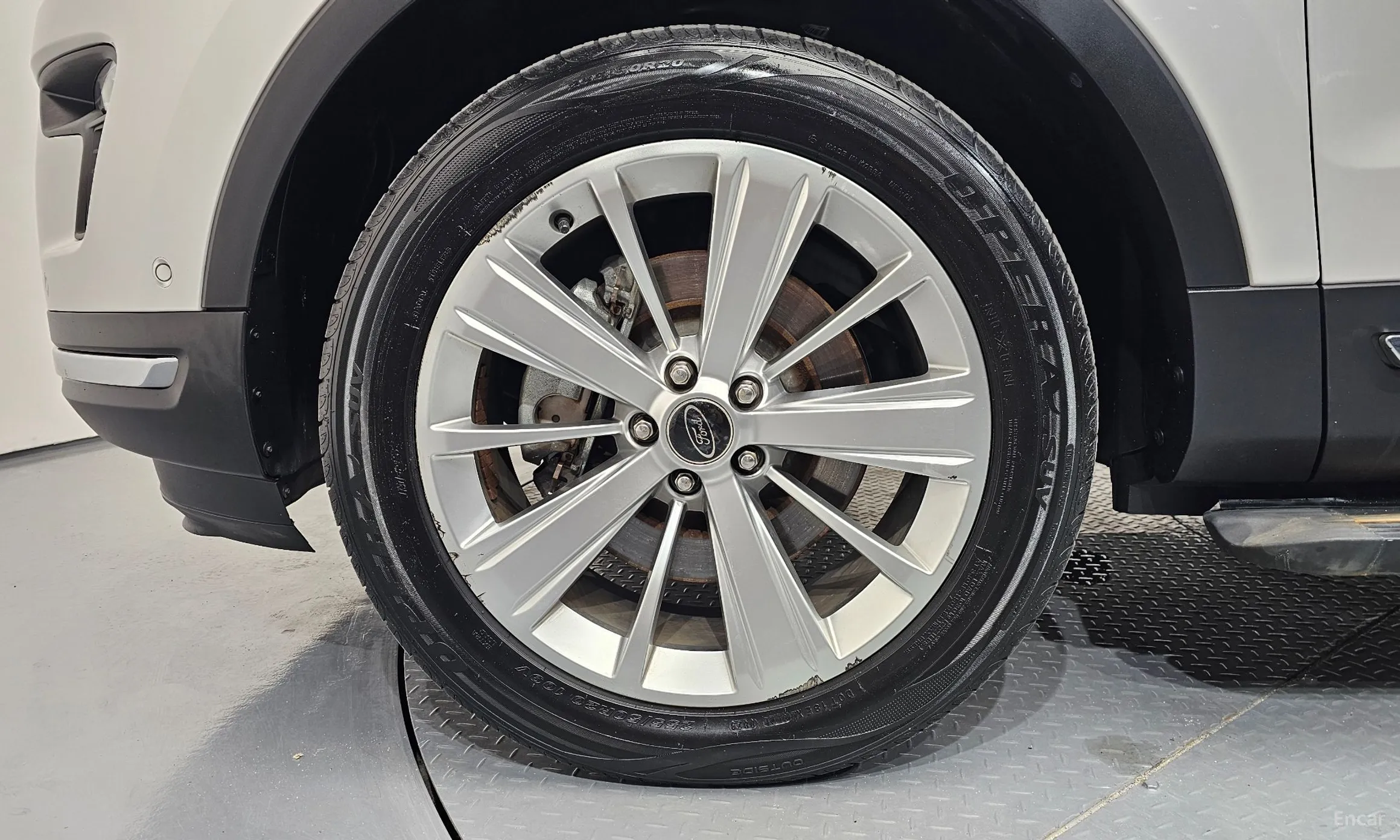Ford Explorer превью 5