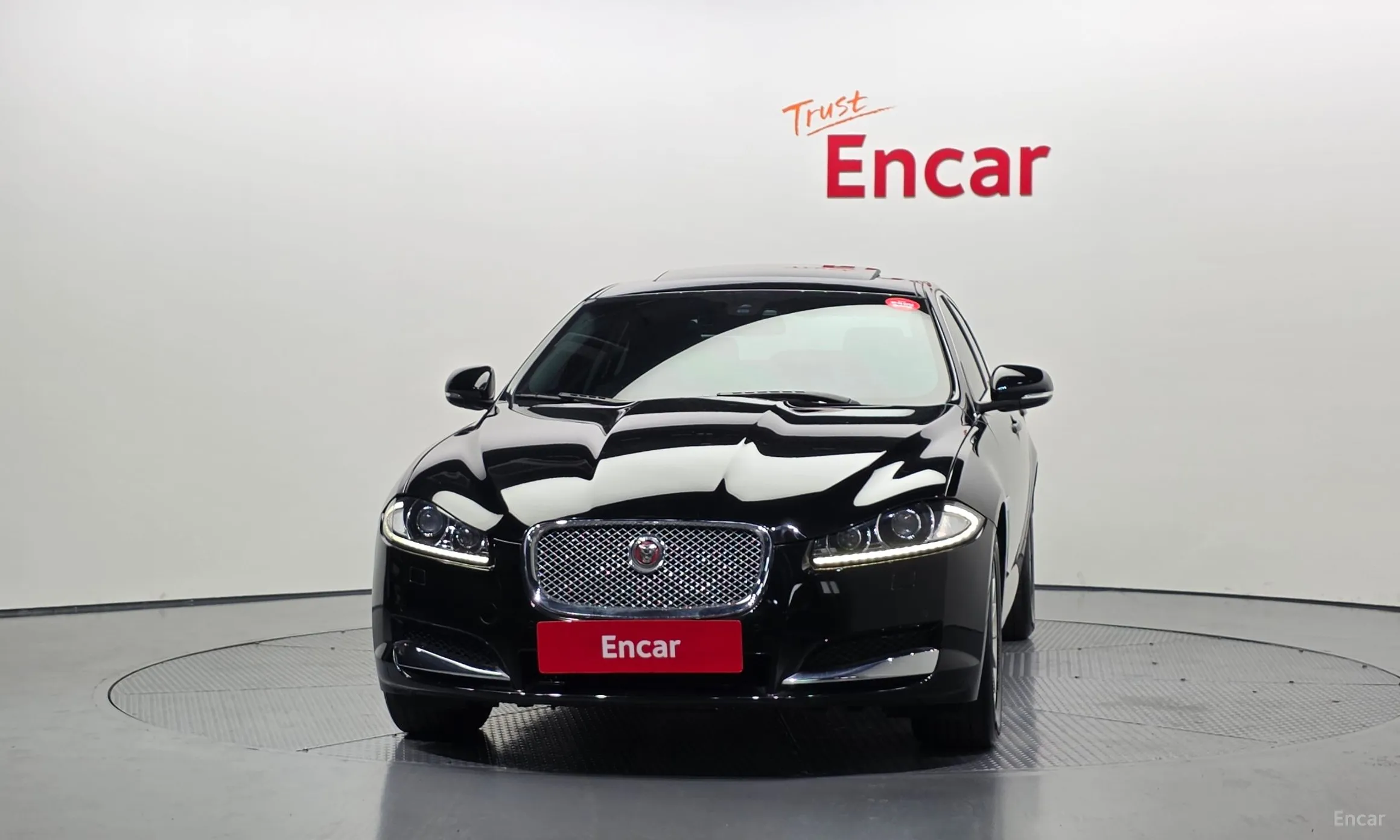 Jaguar New XF превью 3
