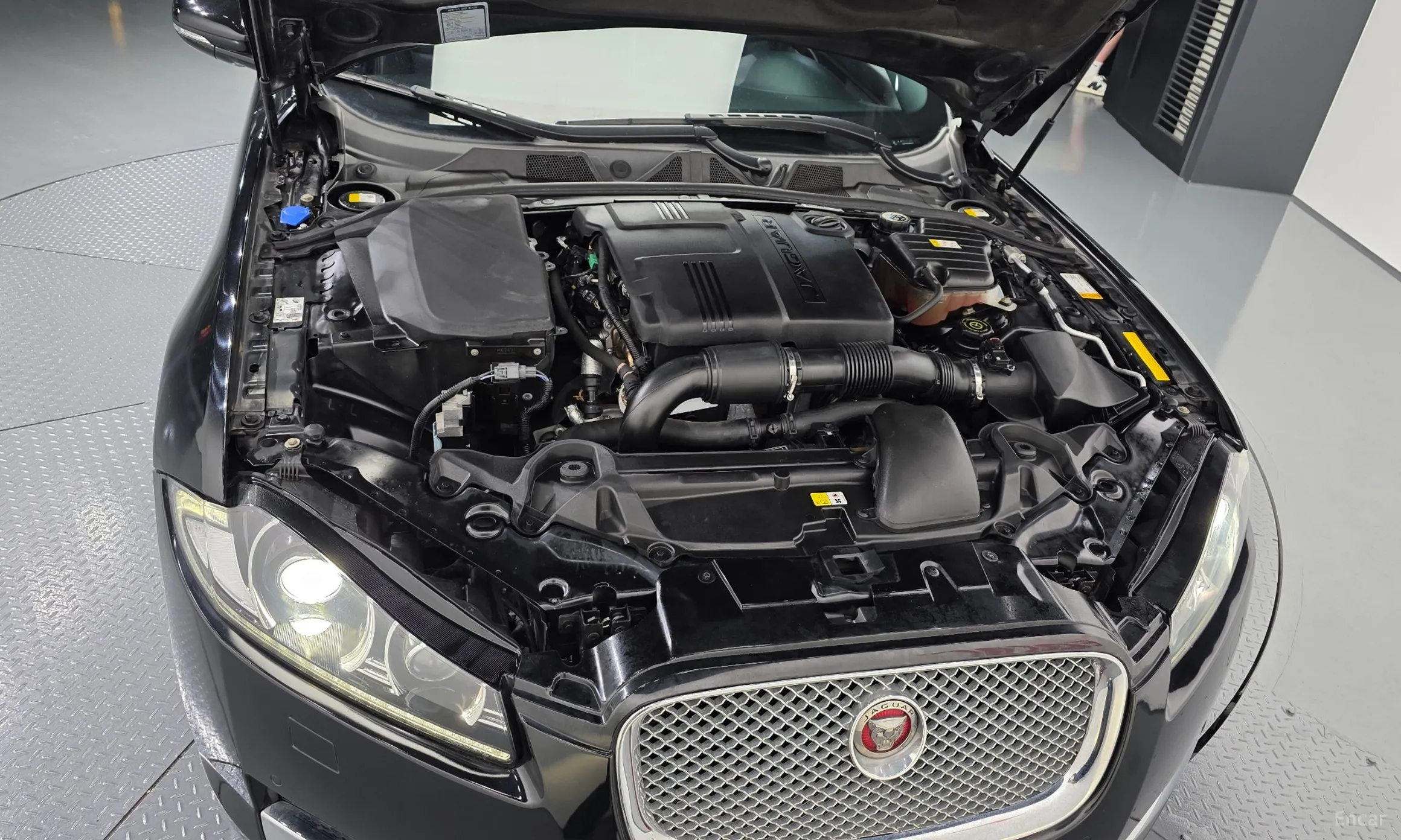 Jaguar New XF превью 6