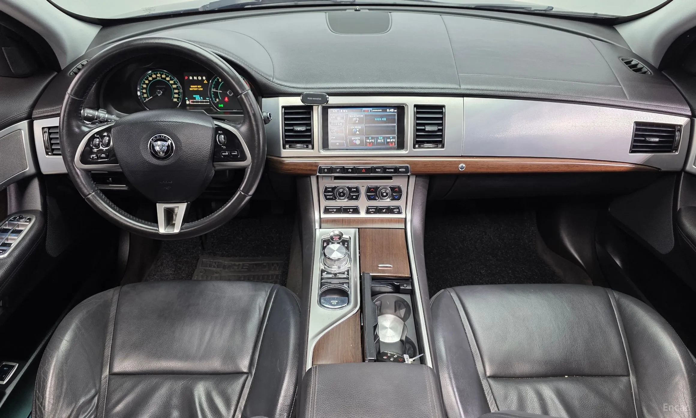 Jaguar New XF превью 7