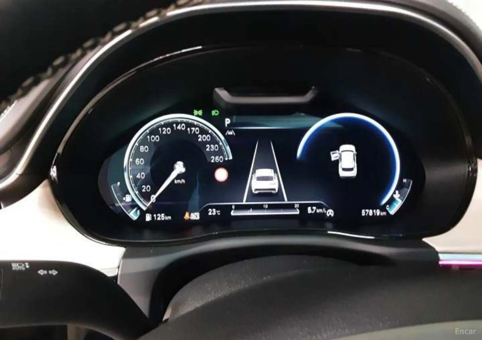 Genesis GV70 превью 7