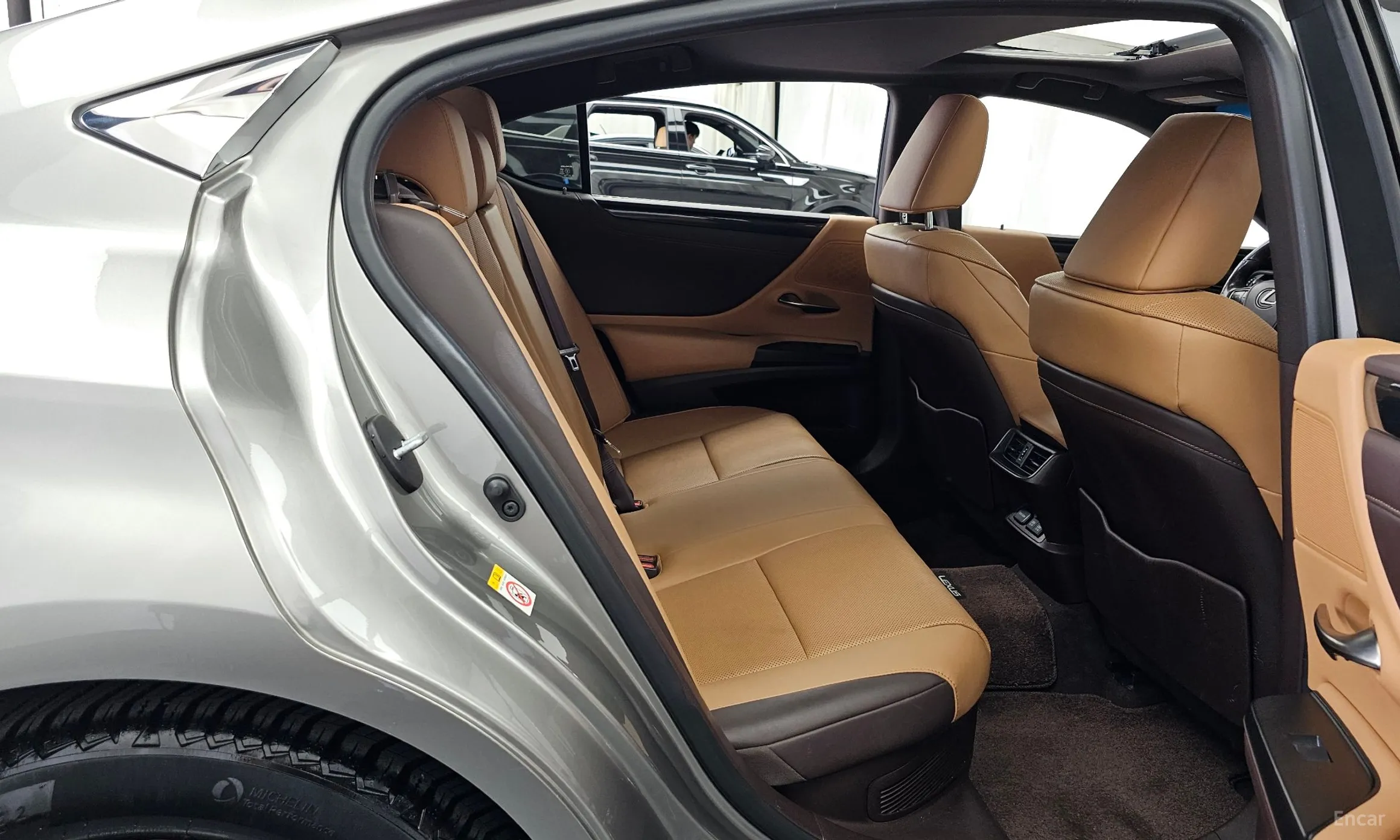 Lexus ES300h 7th Generation превью 12