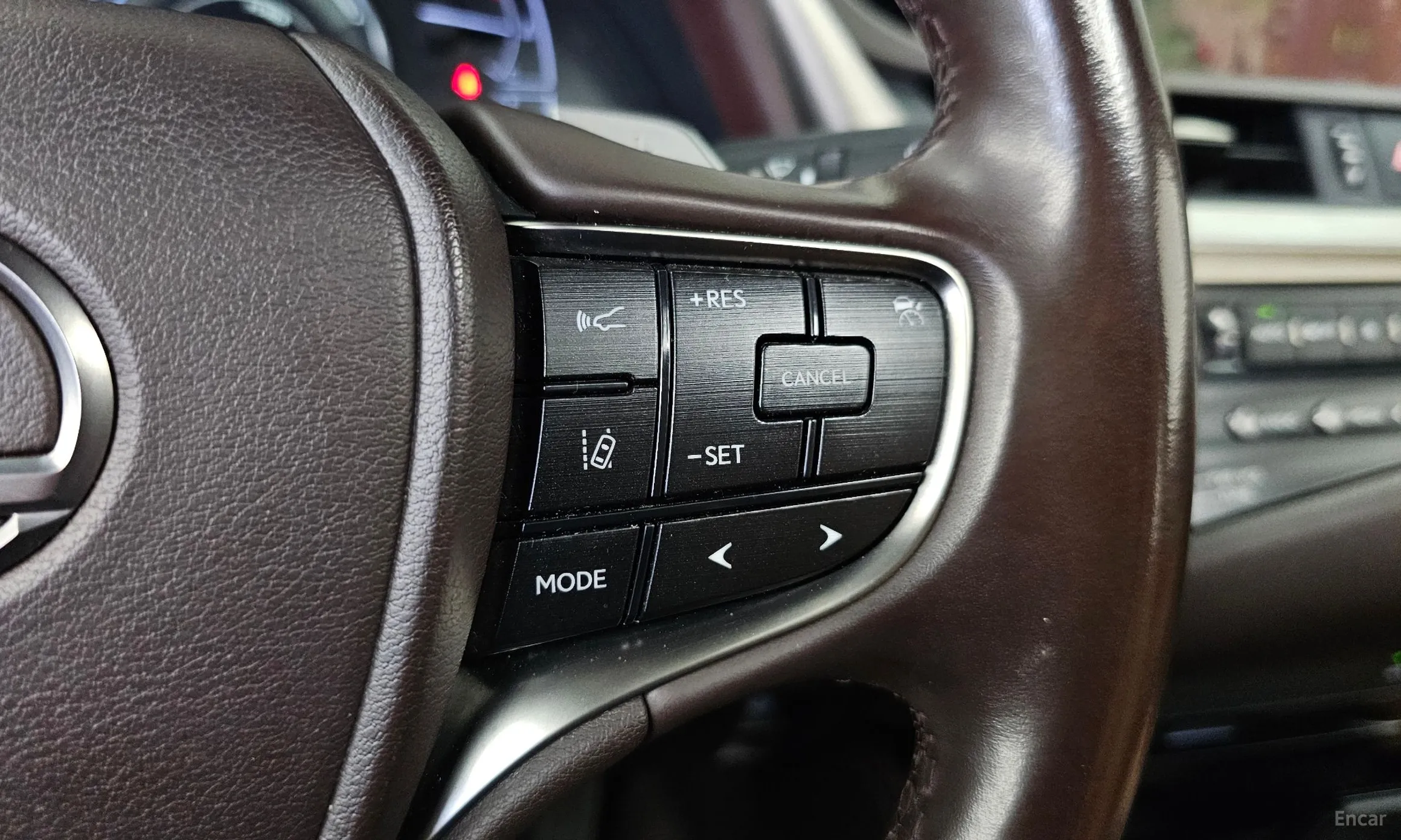 Lexus ES300h 7th Generation превью 19