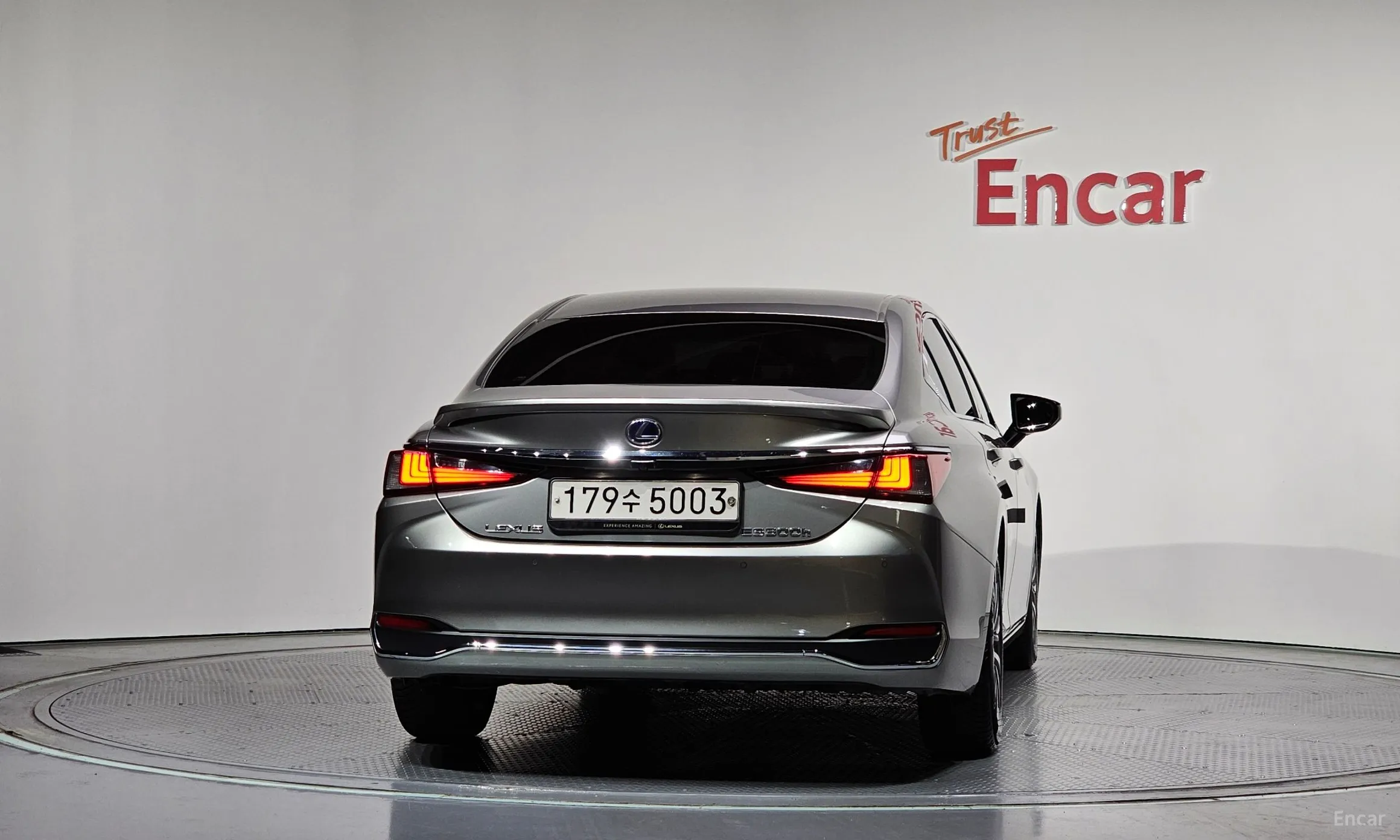 Lexus ES300h 7th Generation превью 4