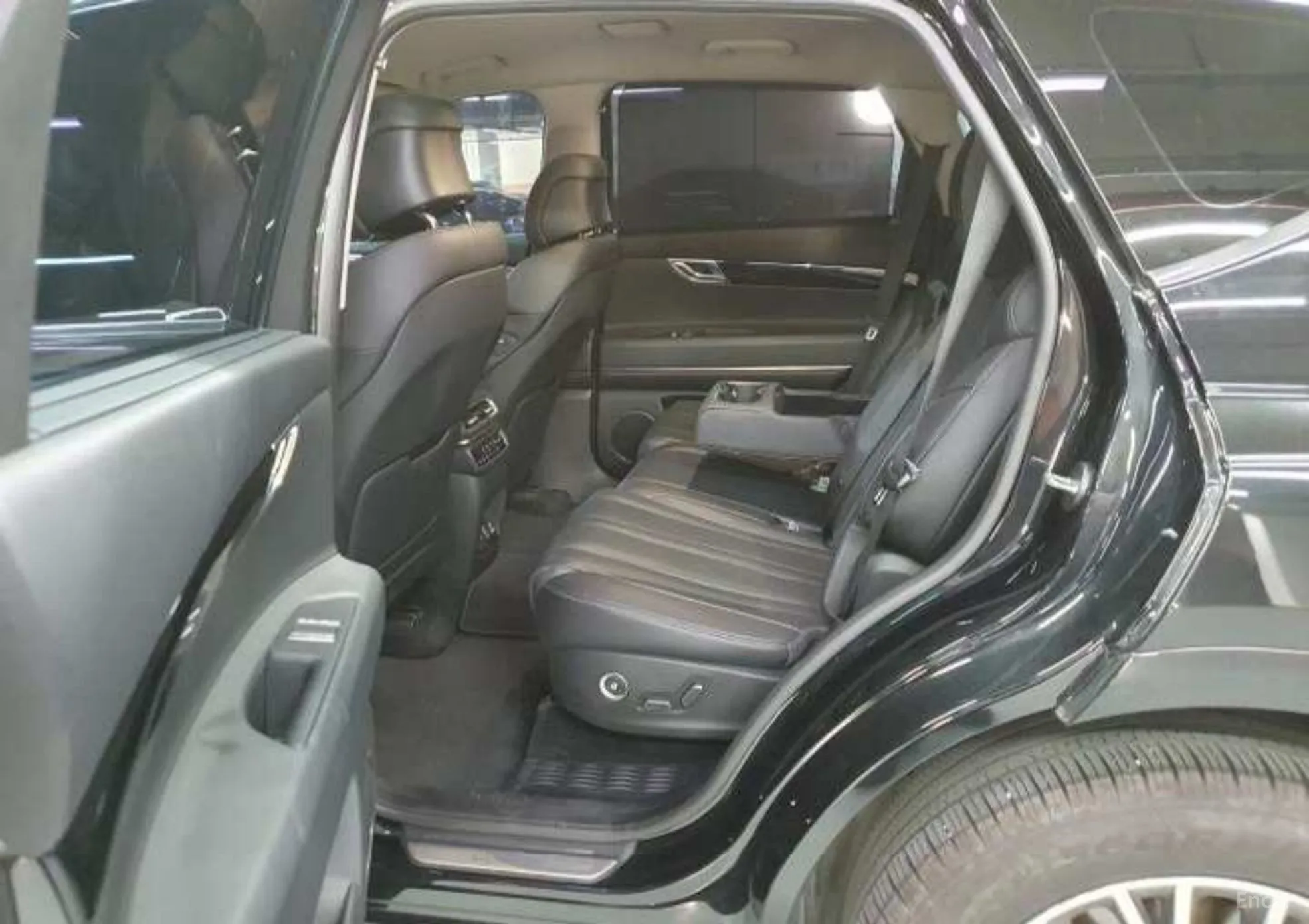 Genesis GV80 превью 10