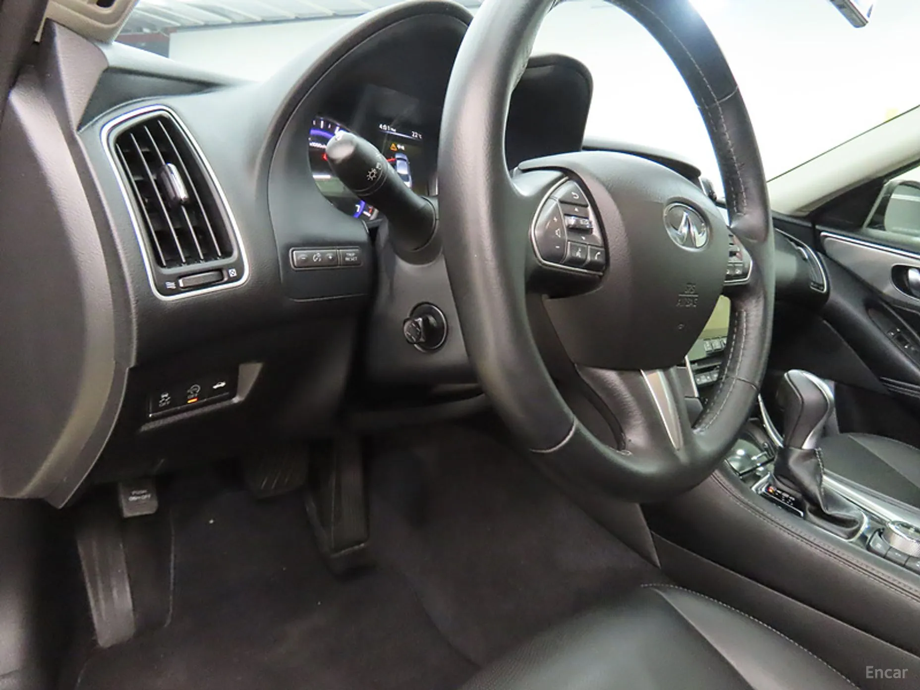 Infiniti Q50 превью 14