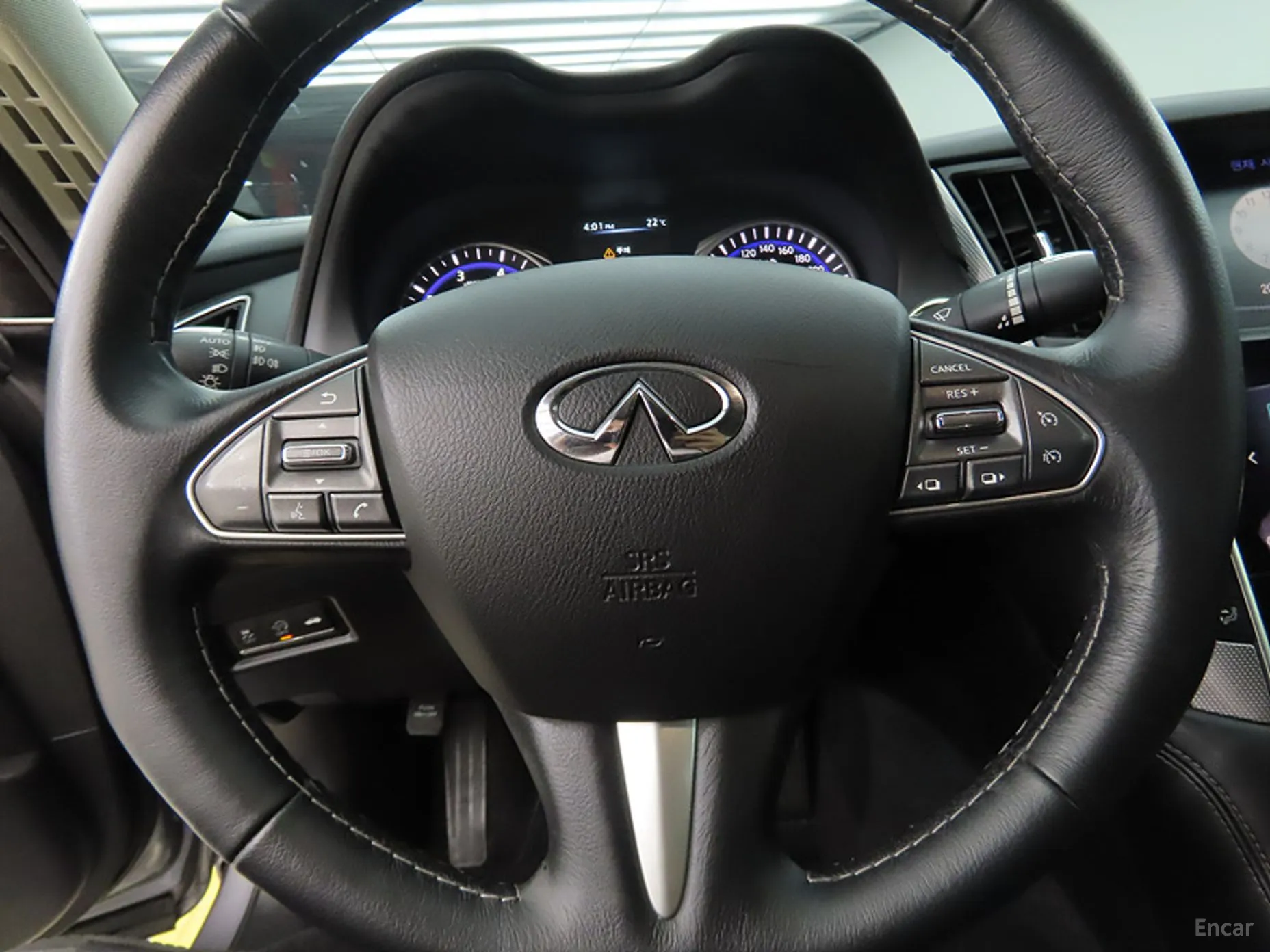 Infiniti Q50 превью 8