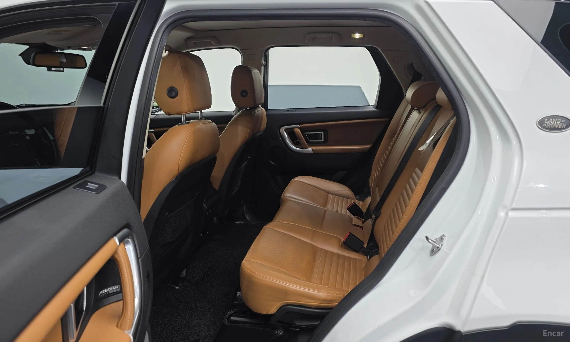 Land Rover Discovery Sports превью 12
