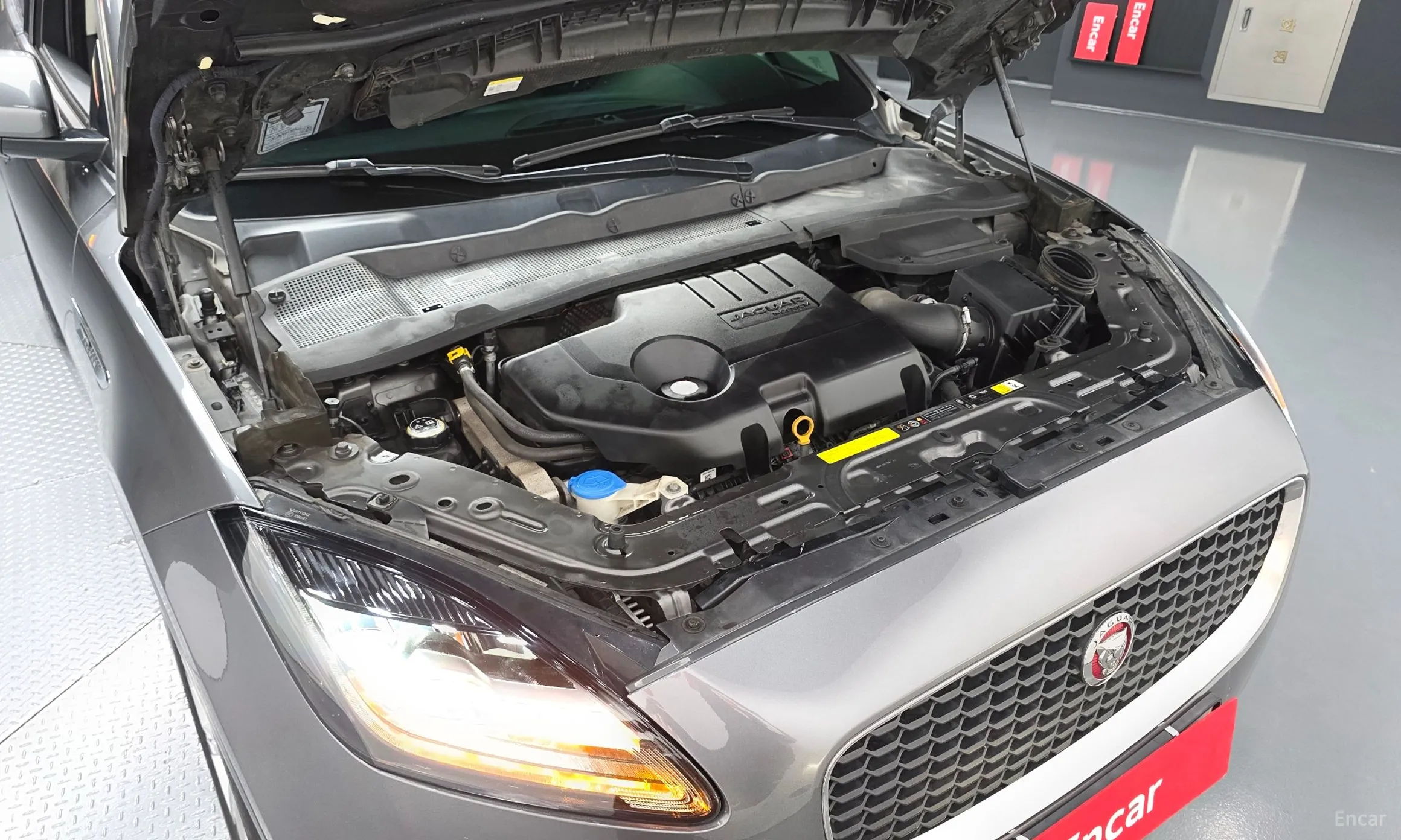Jaguar E-PACE превью 6