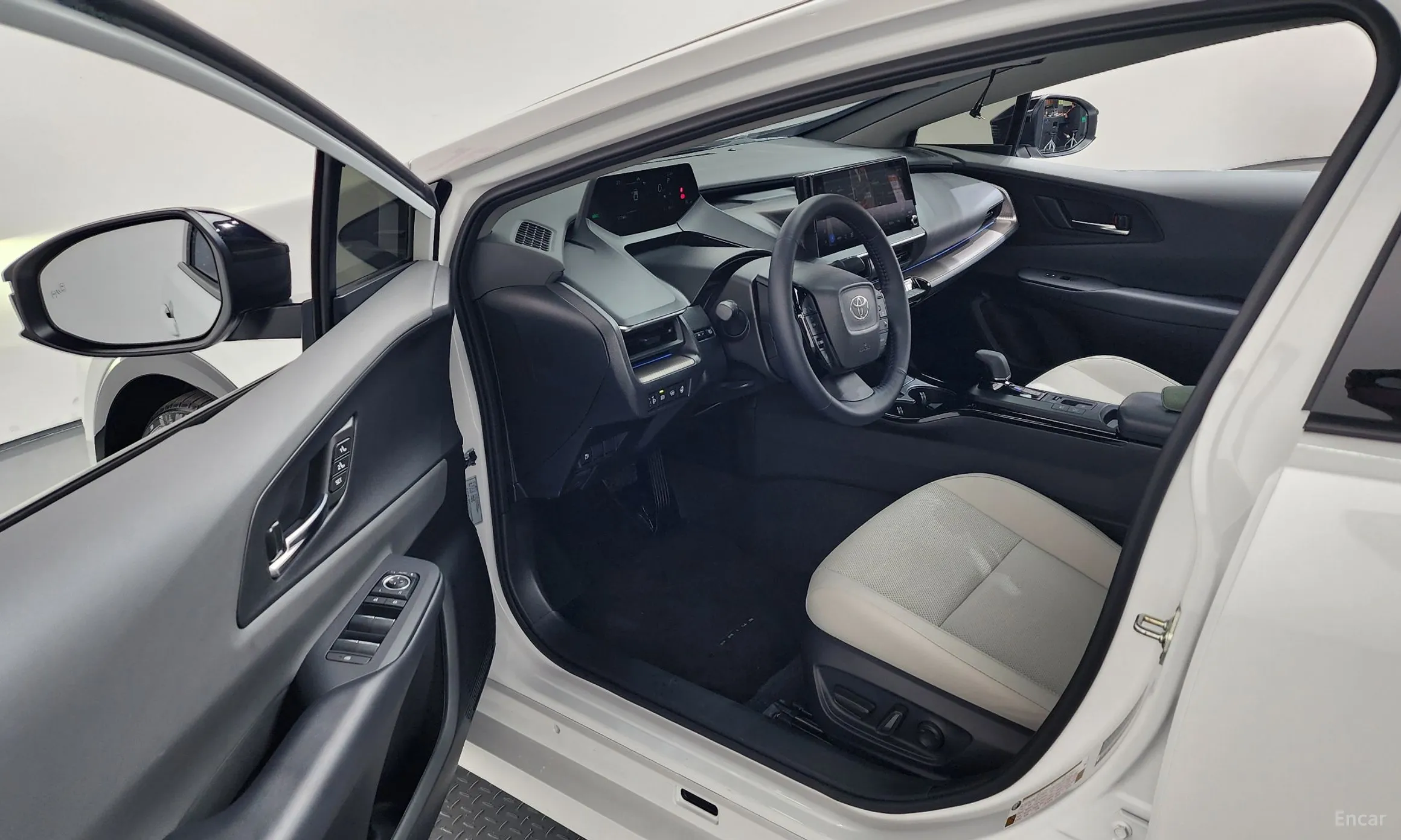 Toyota Prius 5th Generation превью 10