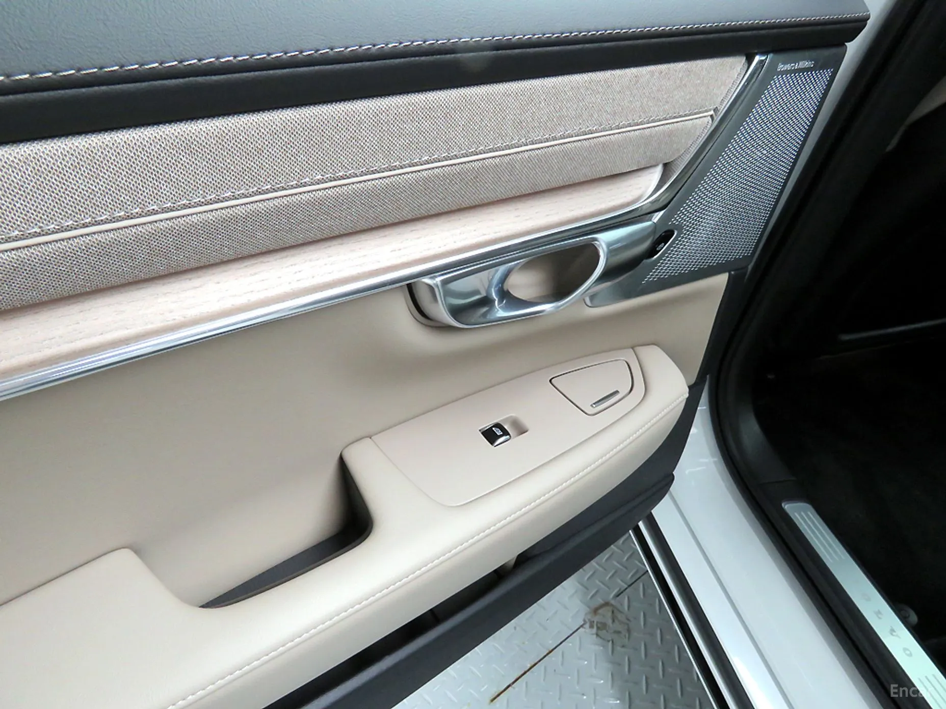 Volvo S90 превью 13