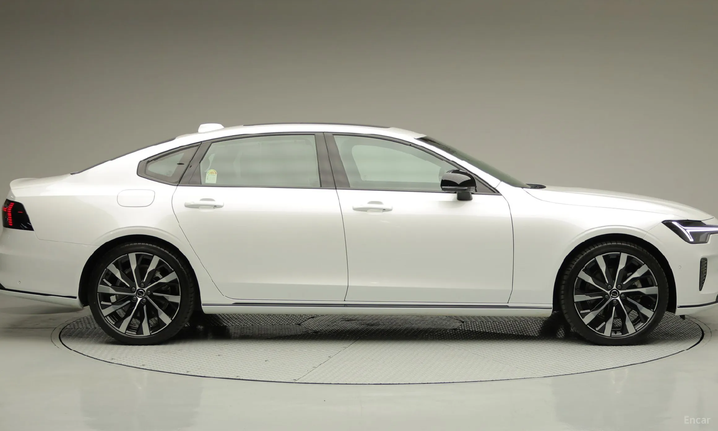 Volvo S90 превью 3
