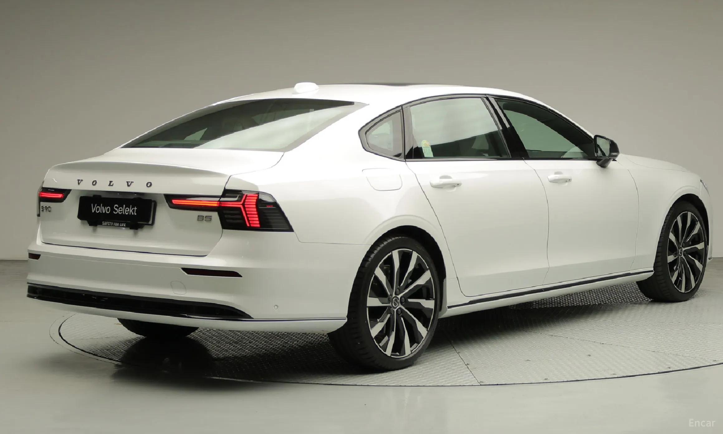 Volvo S90 превью 4