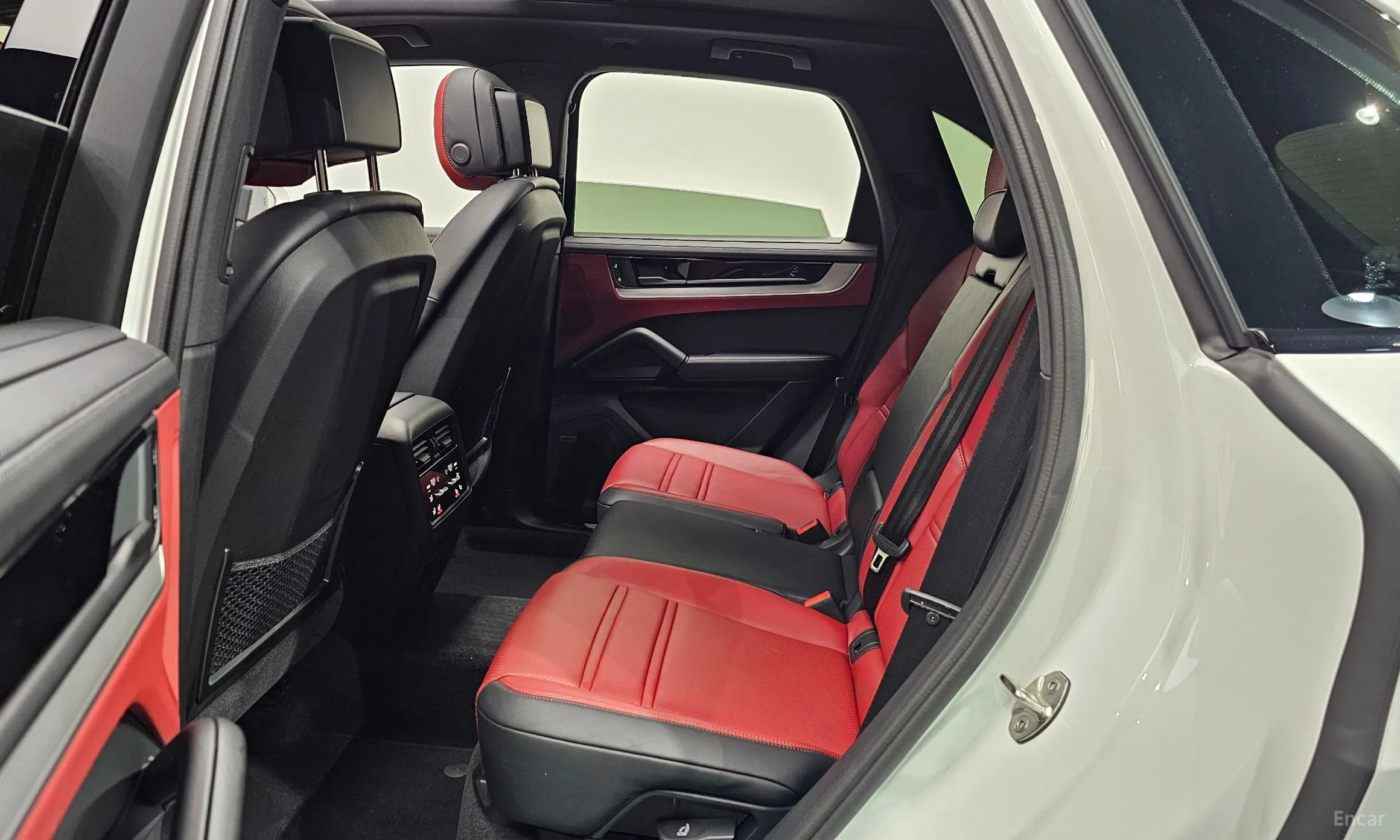 Porsche Cayenne (PO536) превью 11