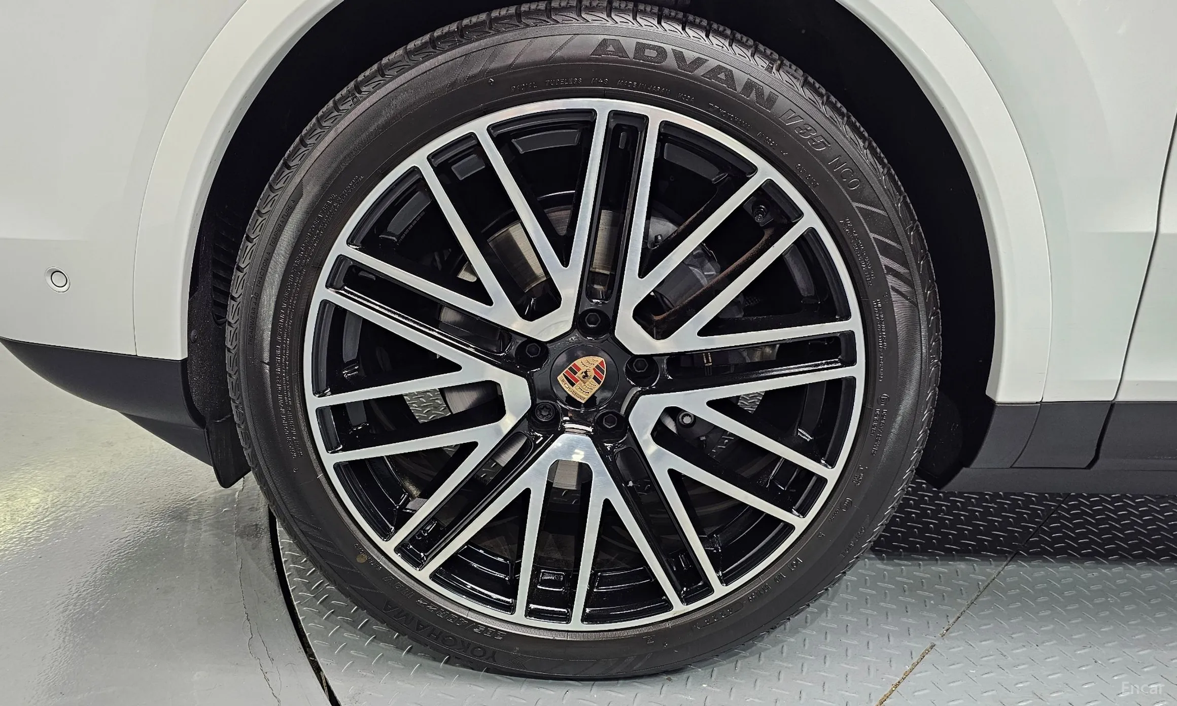 Porsche Cayenne (PO536) превью 5