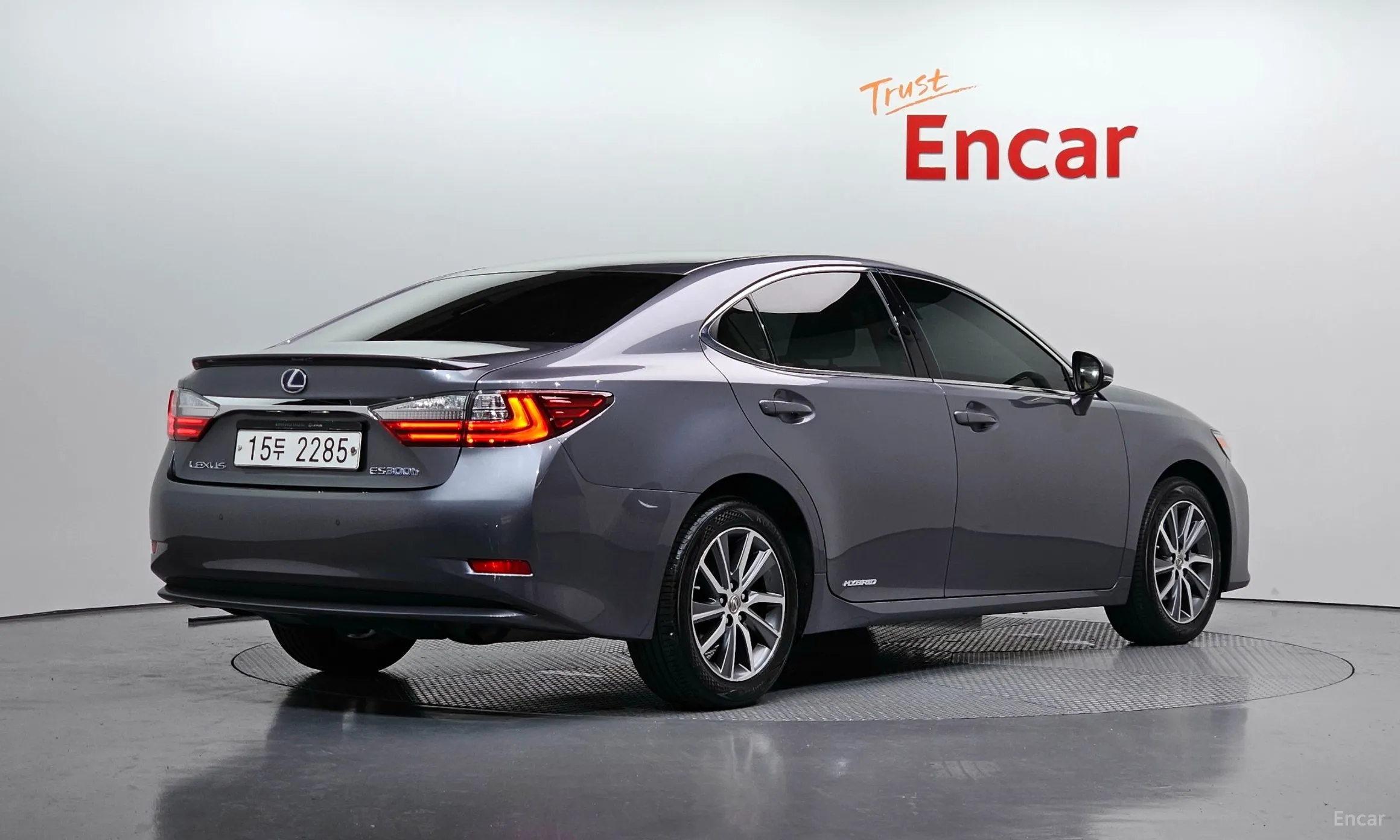 Lexus New ES300h