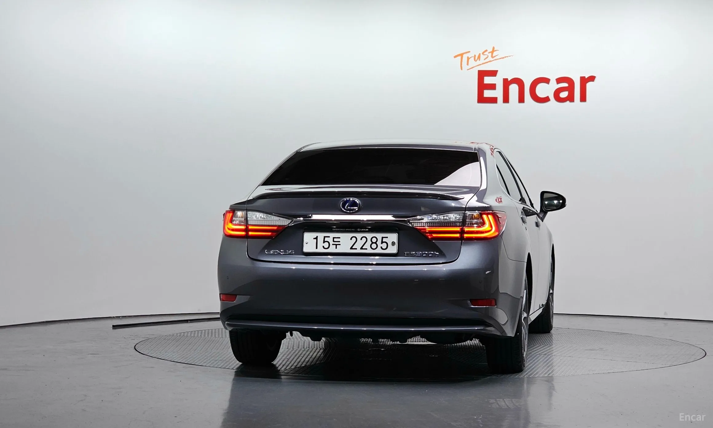Lexus New ES300h превью 4