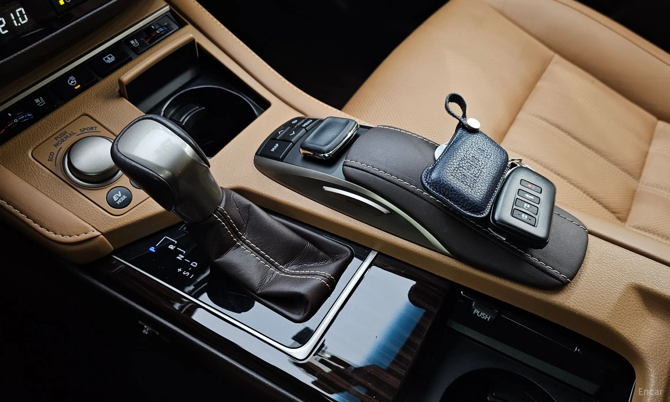 Lexus New ES300h превью 9