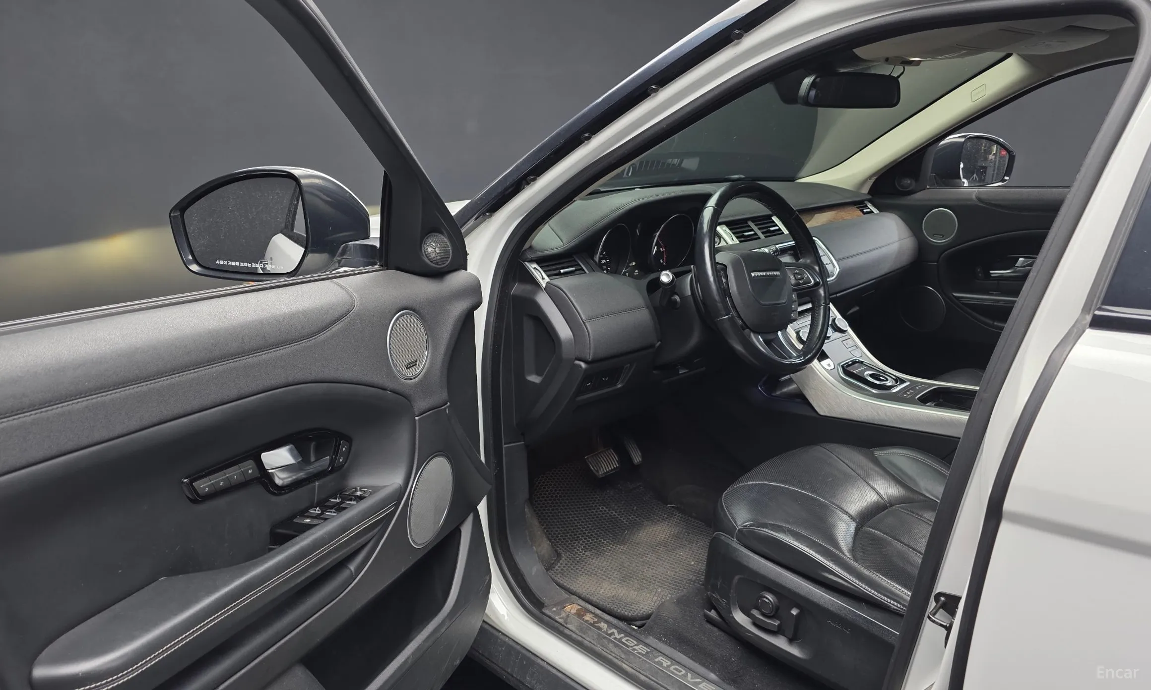Land Rover Range Rover Evoque превью 10