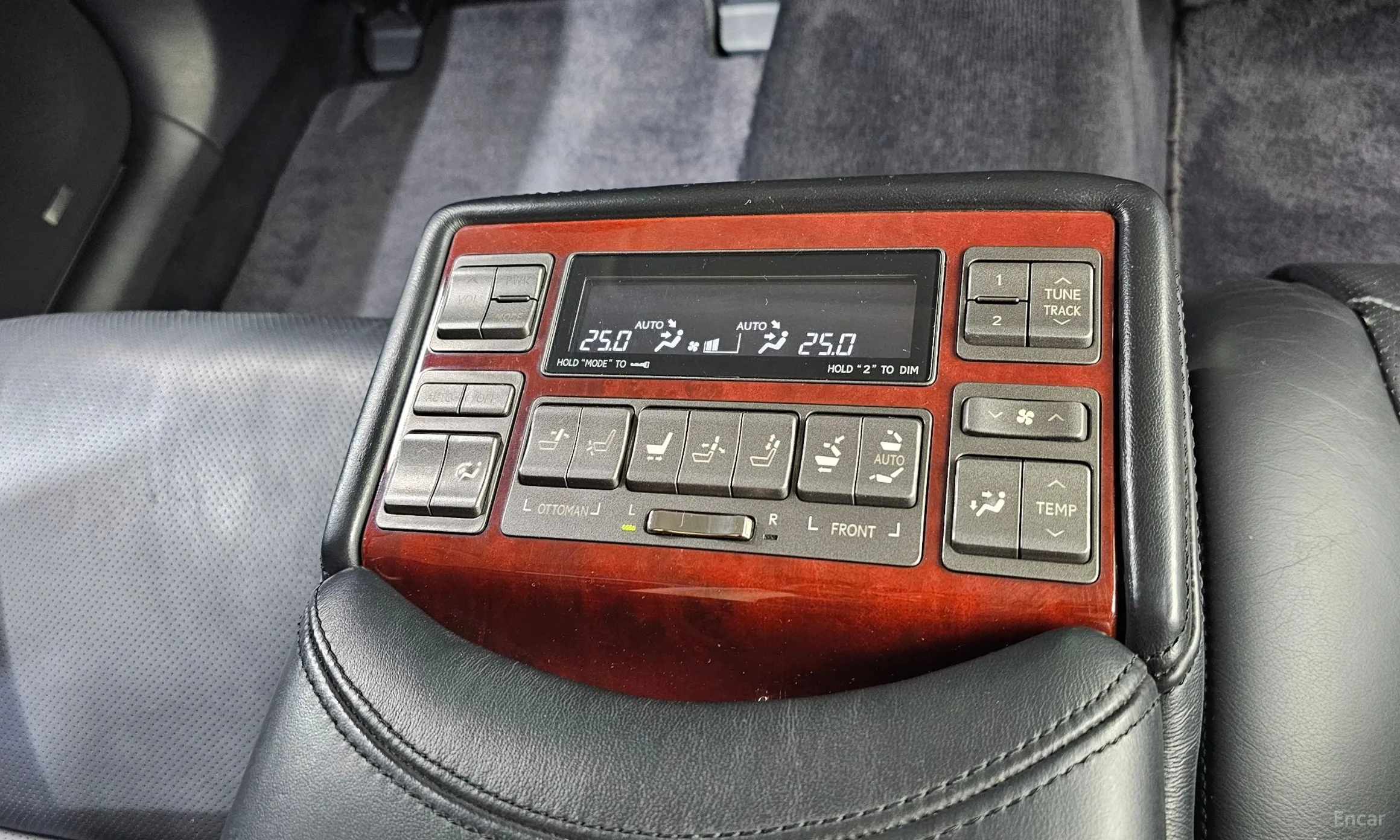 Lexus LS460L превью 18
