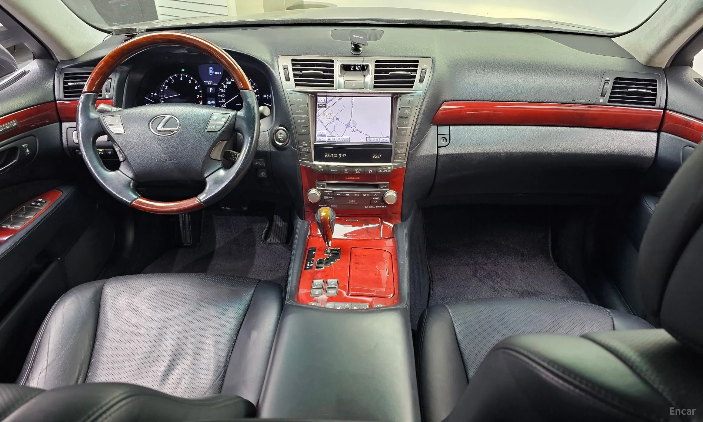 Lexus LS460L превью 7