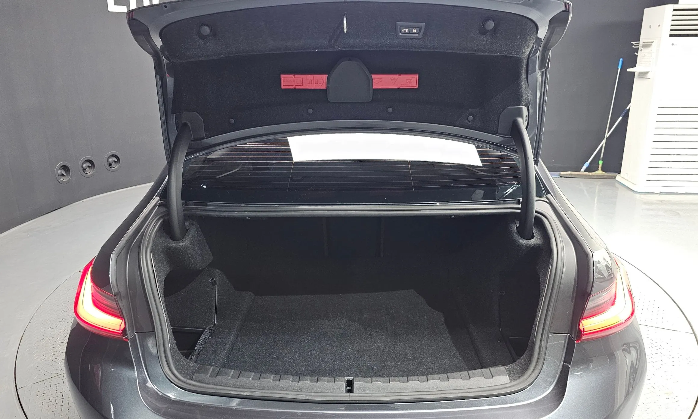 BMW 3 Series (G20) превью 20