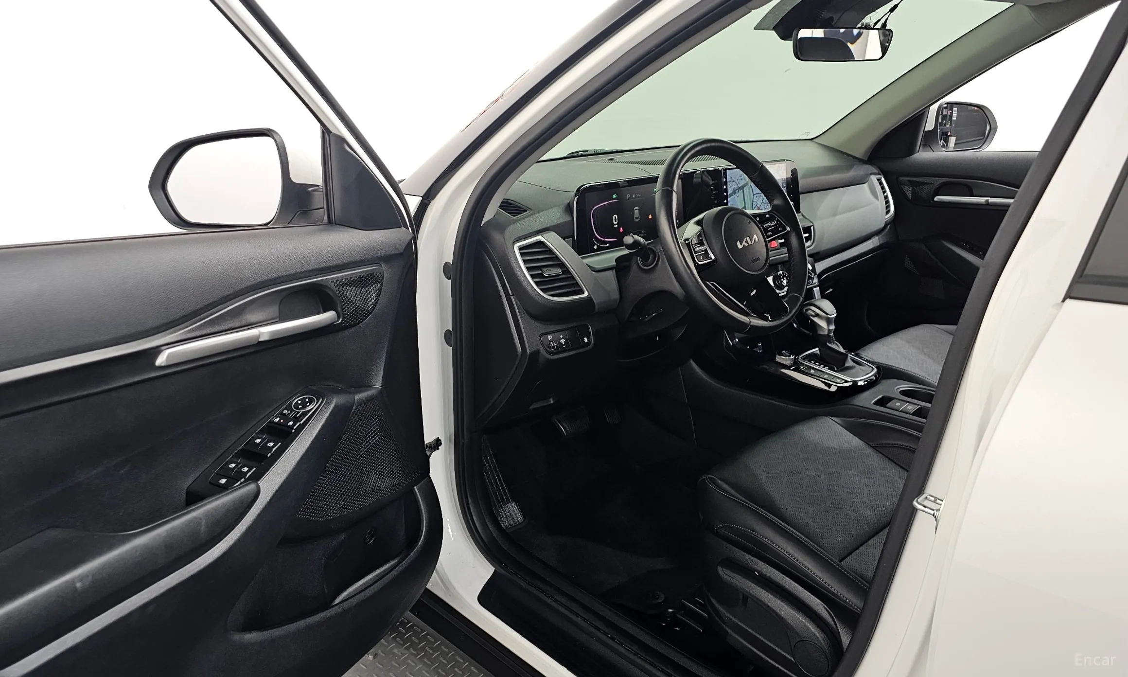 Kia Seltos превью 10