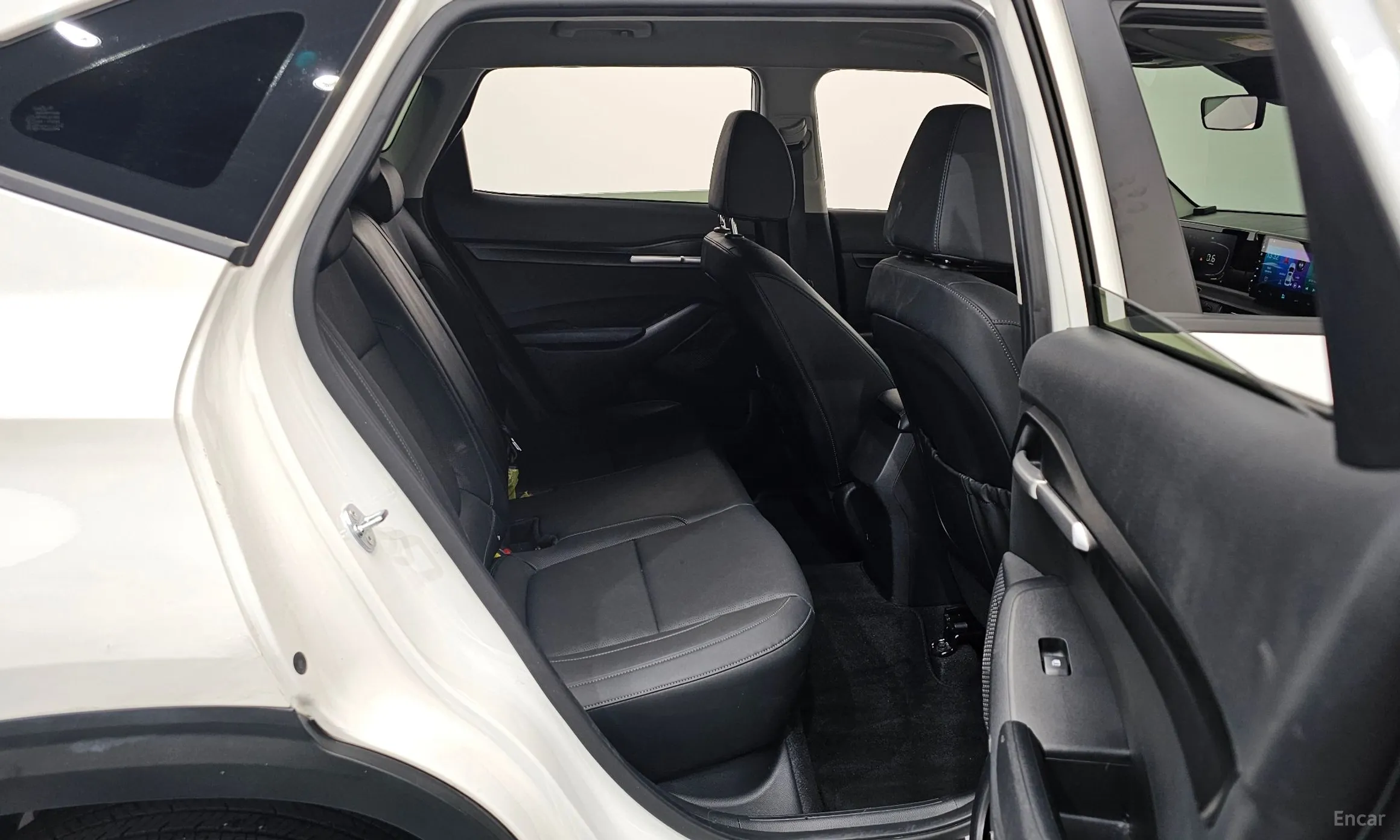 Kia Seltos превью 11