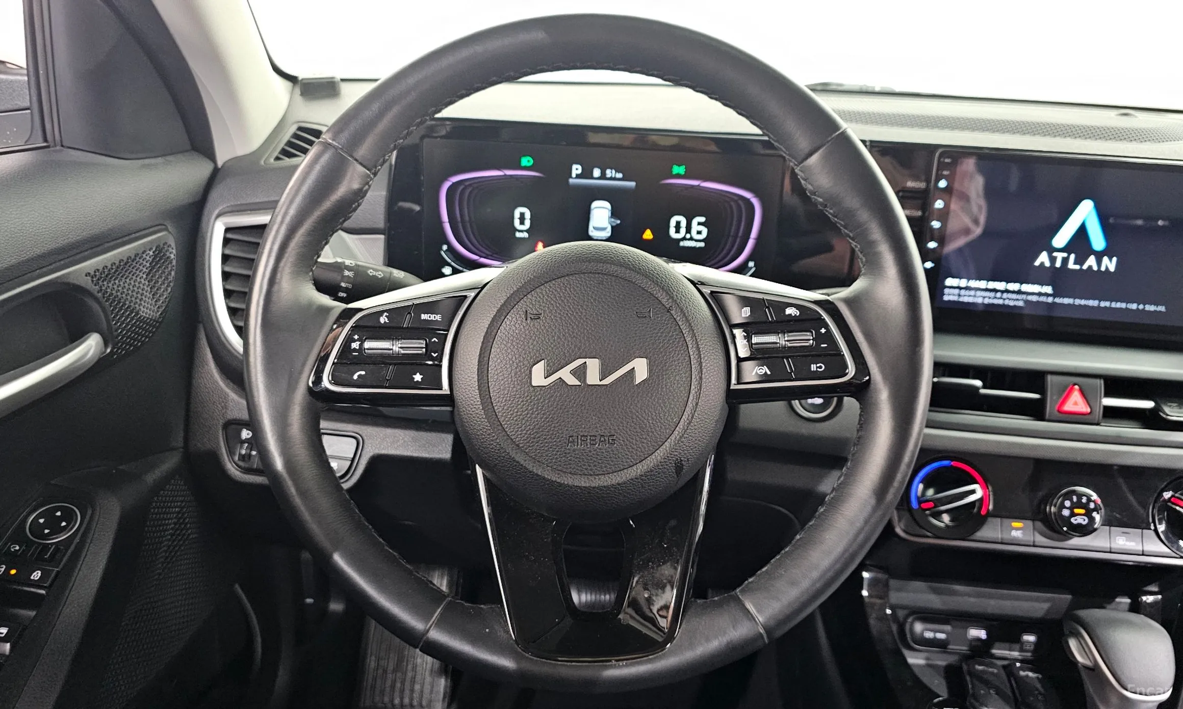 Kia Seltos превью 14