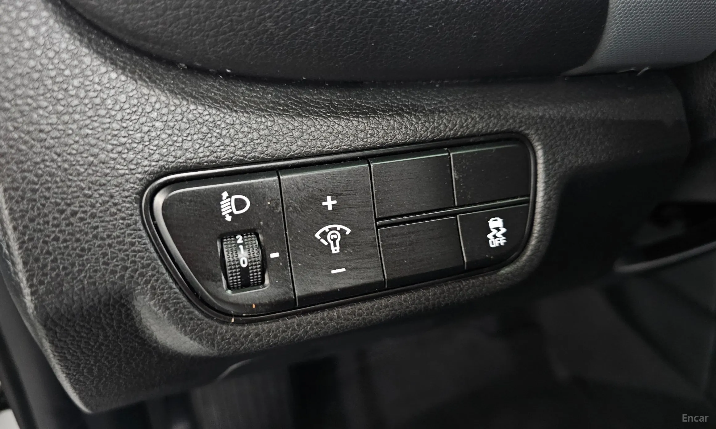 Kia Seltos превью 19