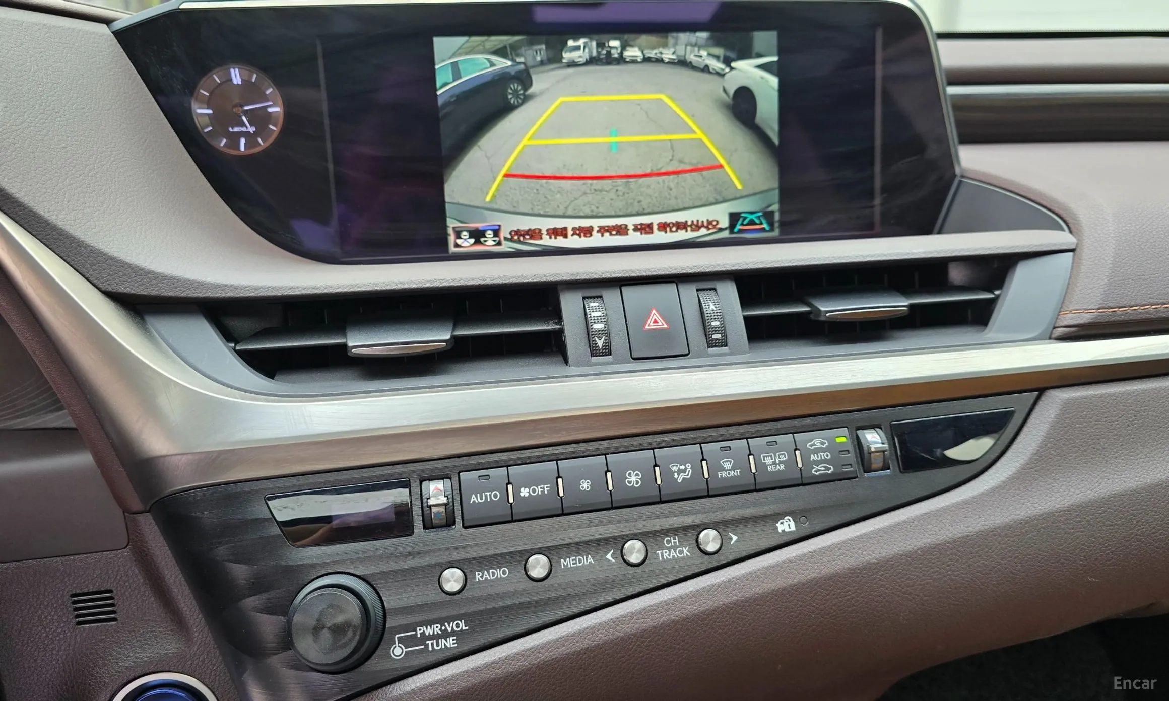Lexus ES300h 7th Generation превью 17