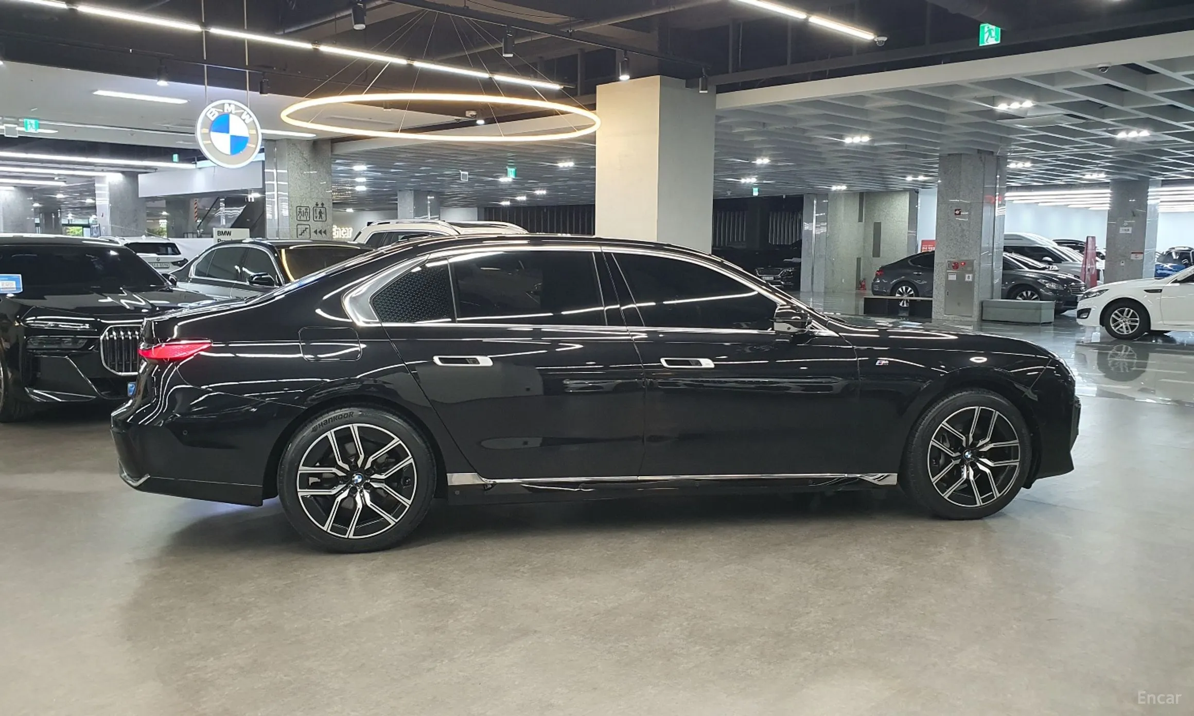 BMW 7 Series (G70) превью 20