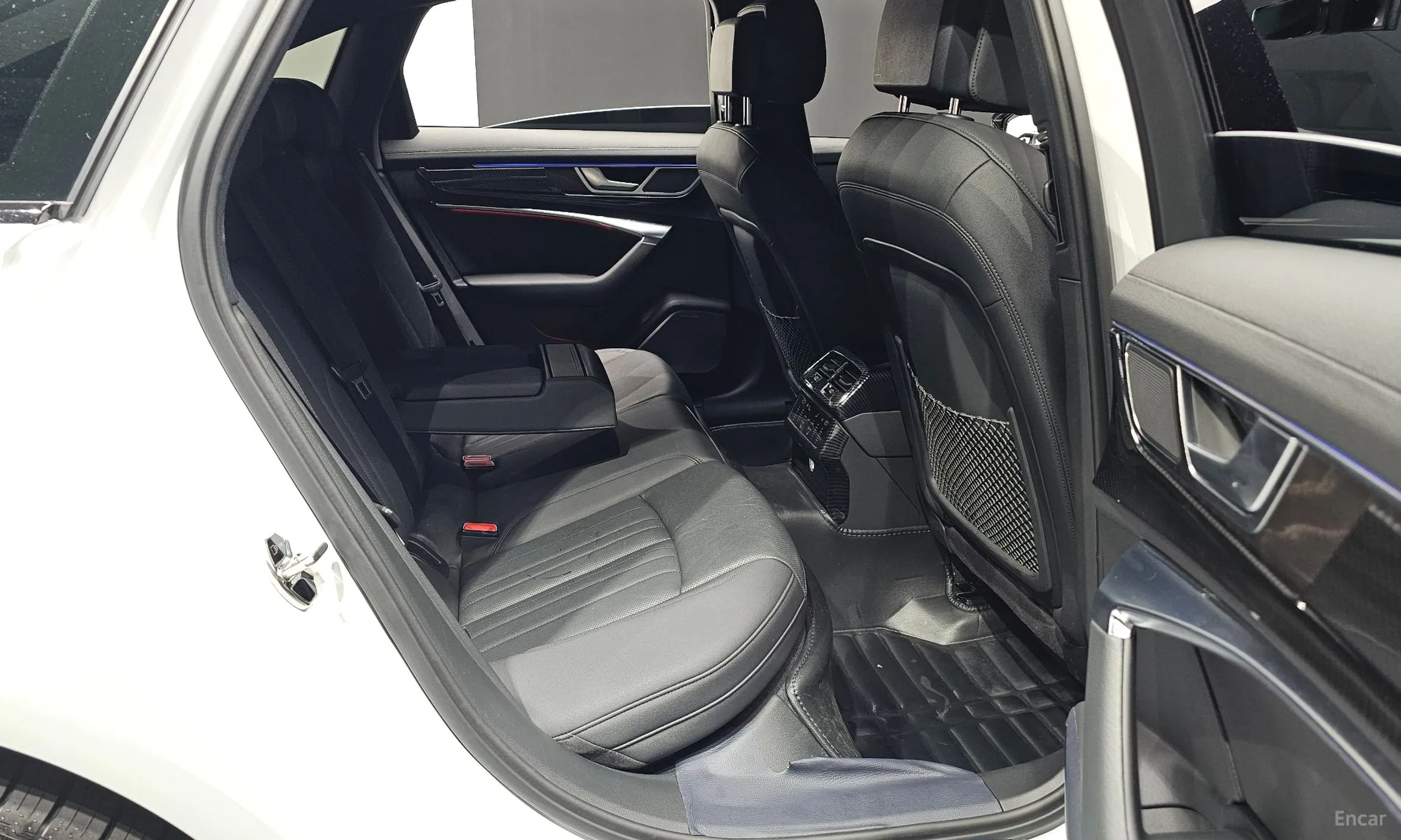 Audi A6 (C8) превью 11