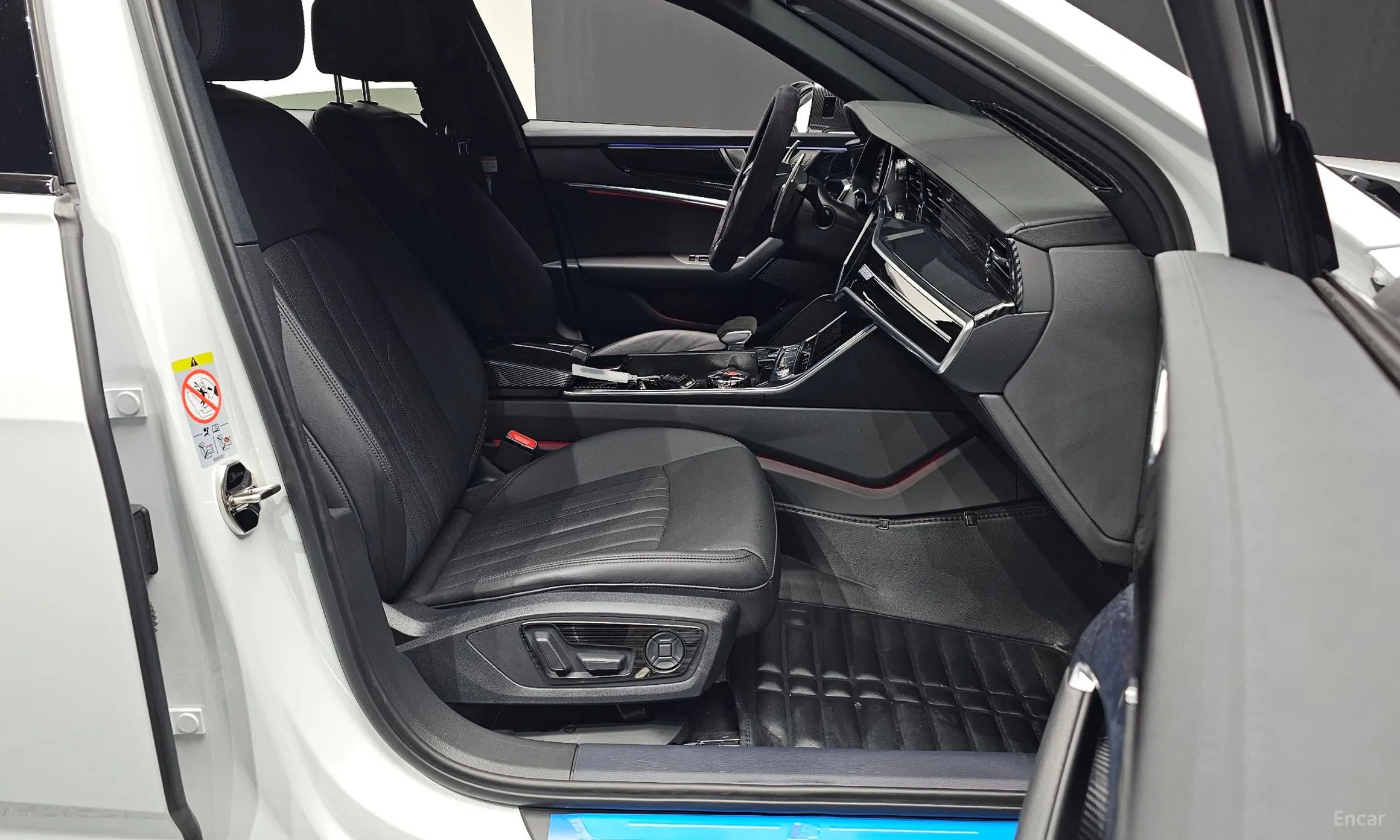 Audi A6 (C8) превью 12