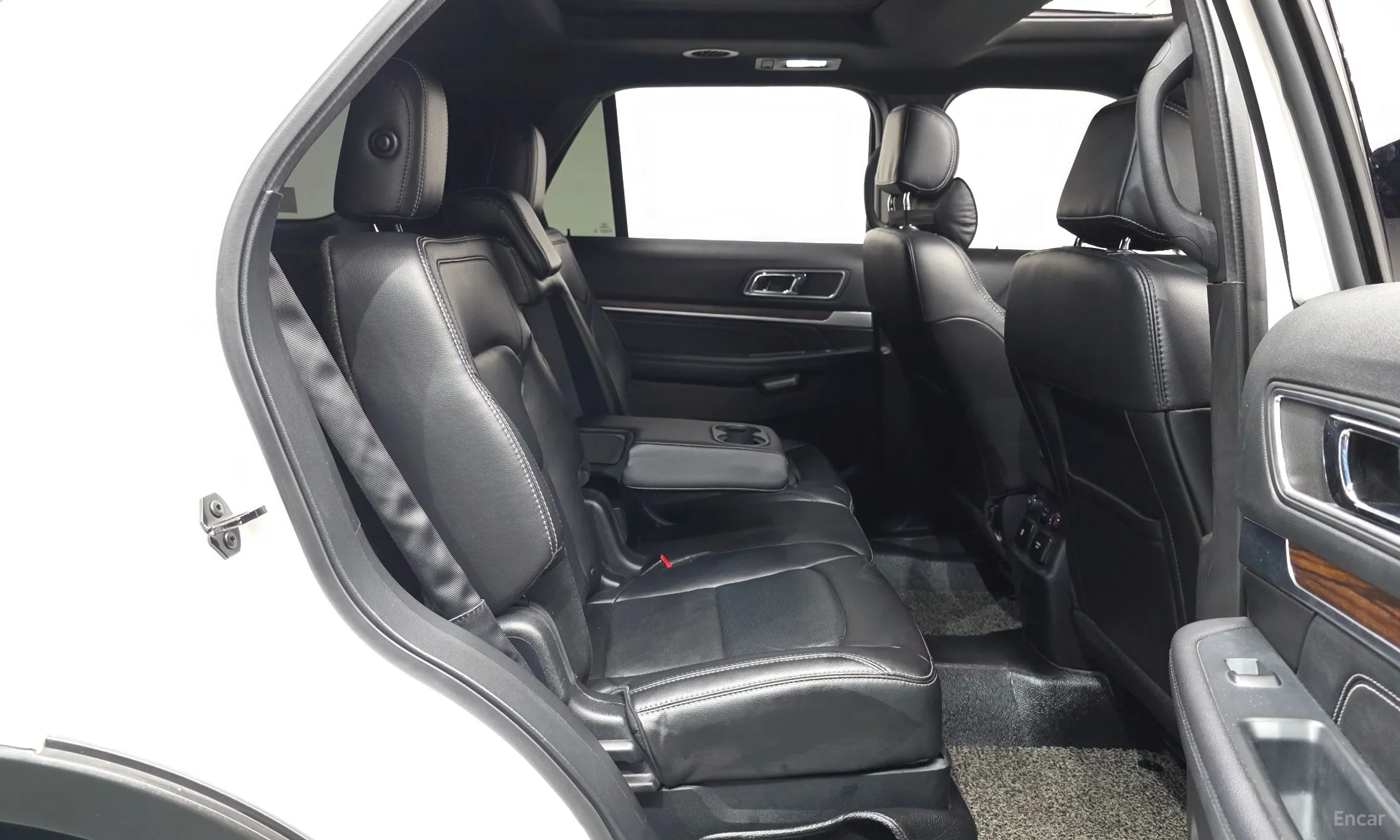 Ford Explorer превью 11