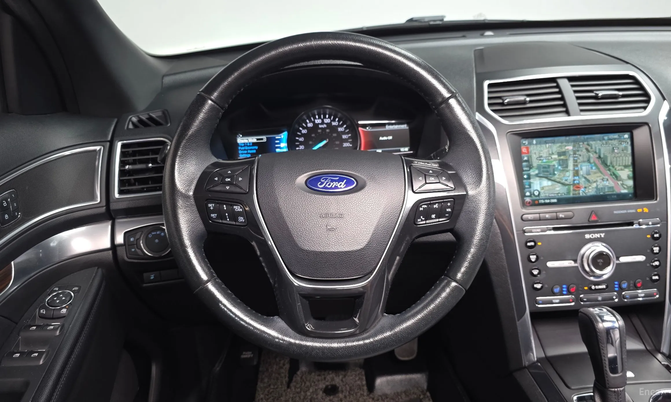 Ford Explorer превью 12