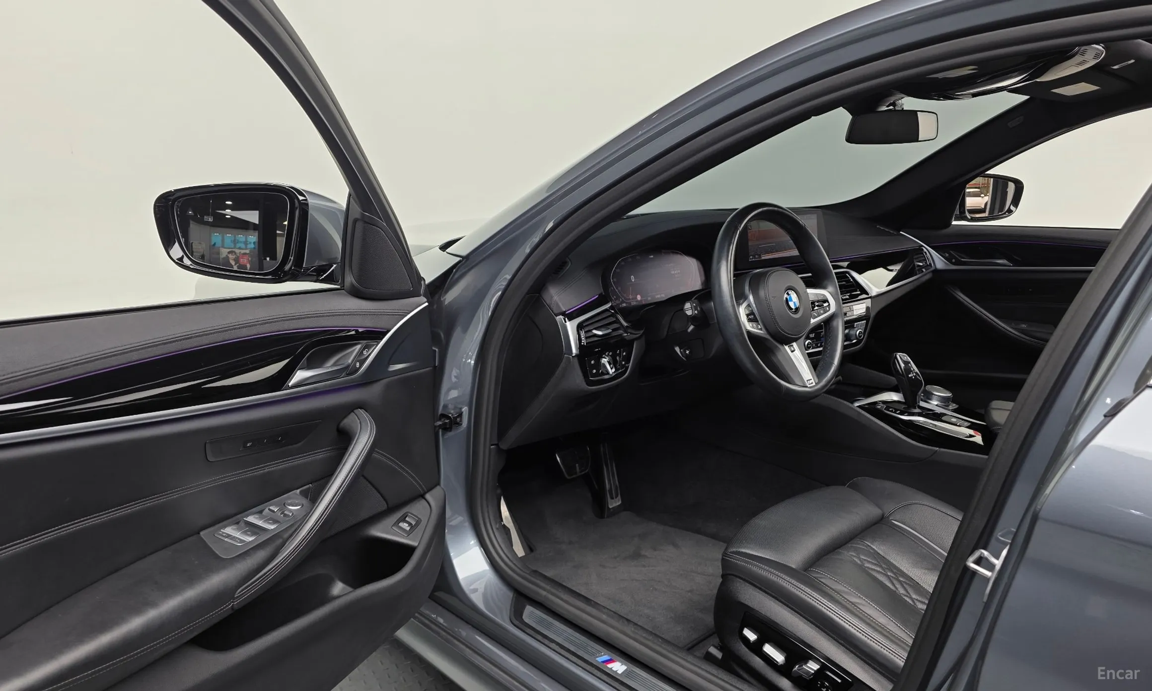 BMW 5 Series (G30) превью 10