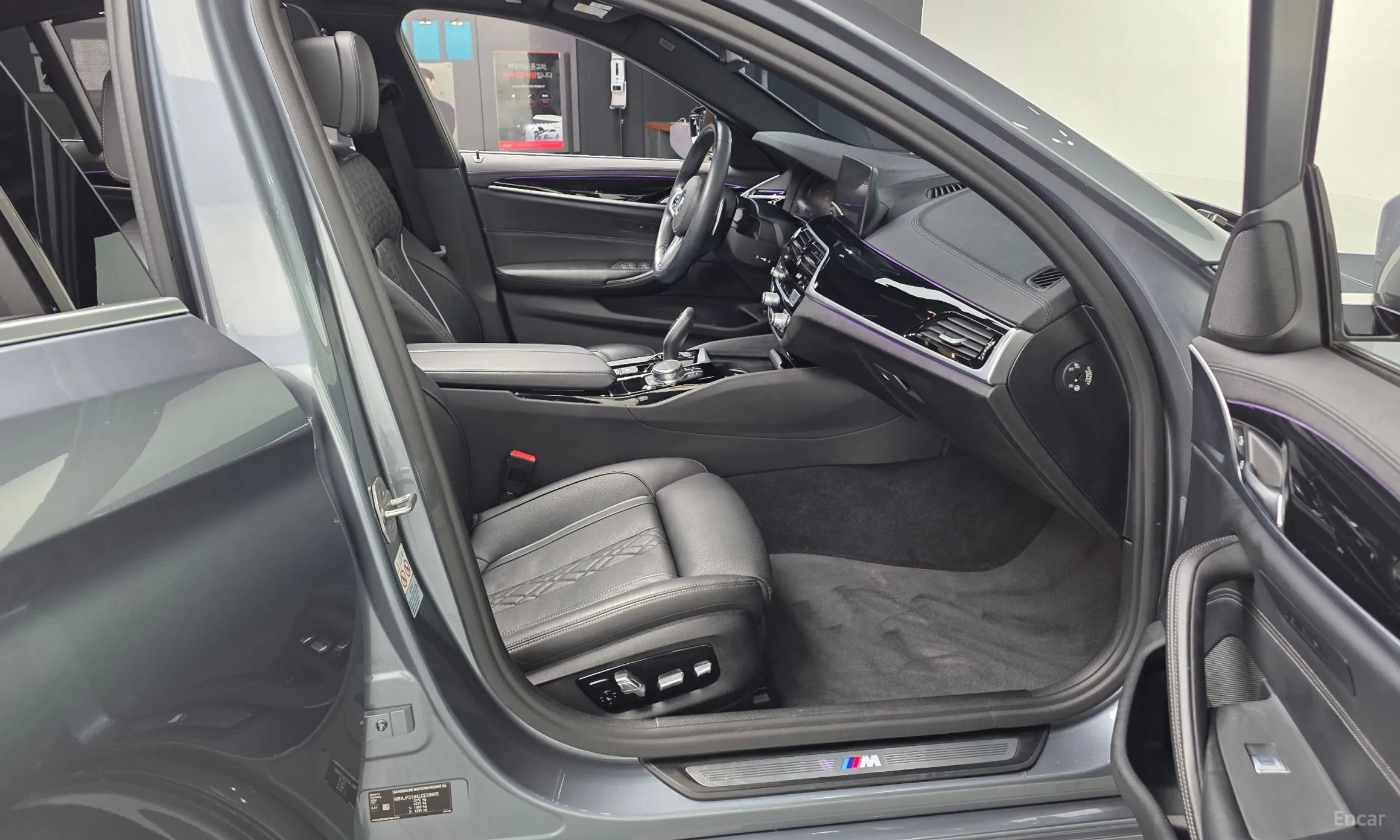 BMW 5 Series (G30) превью 11