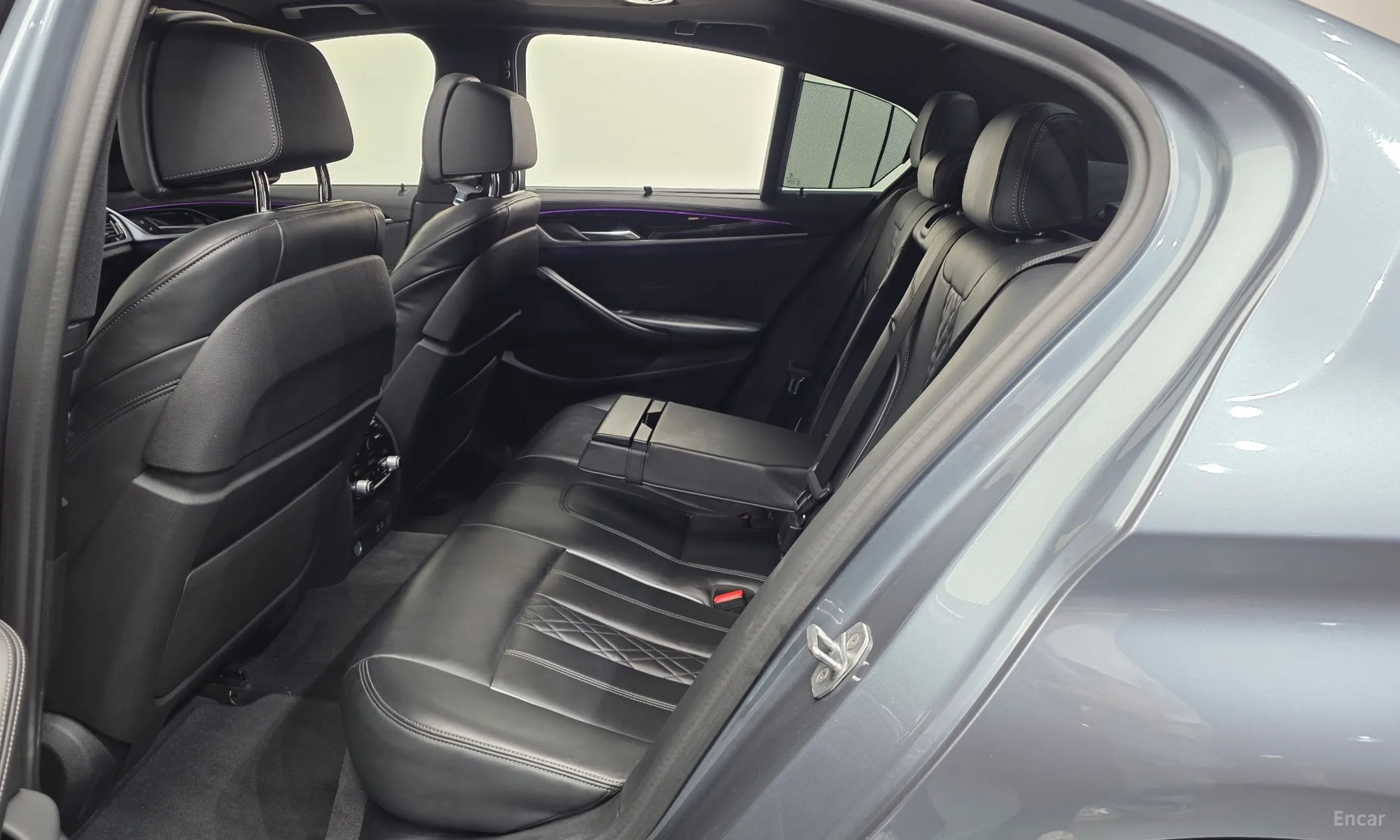 BMW 5 Series (G30) превью 12