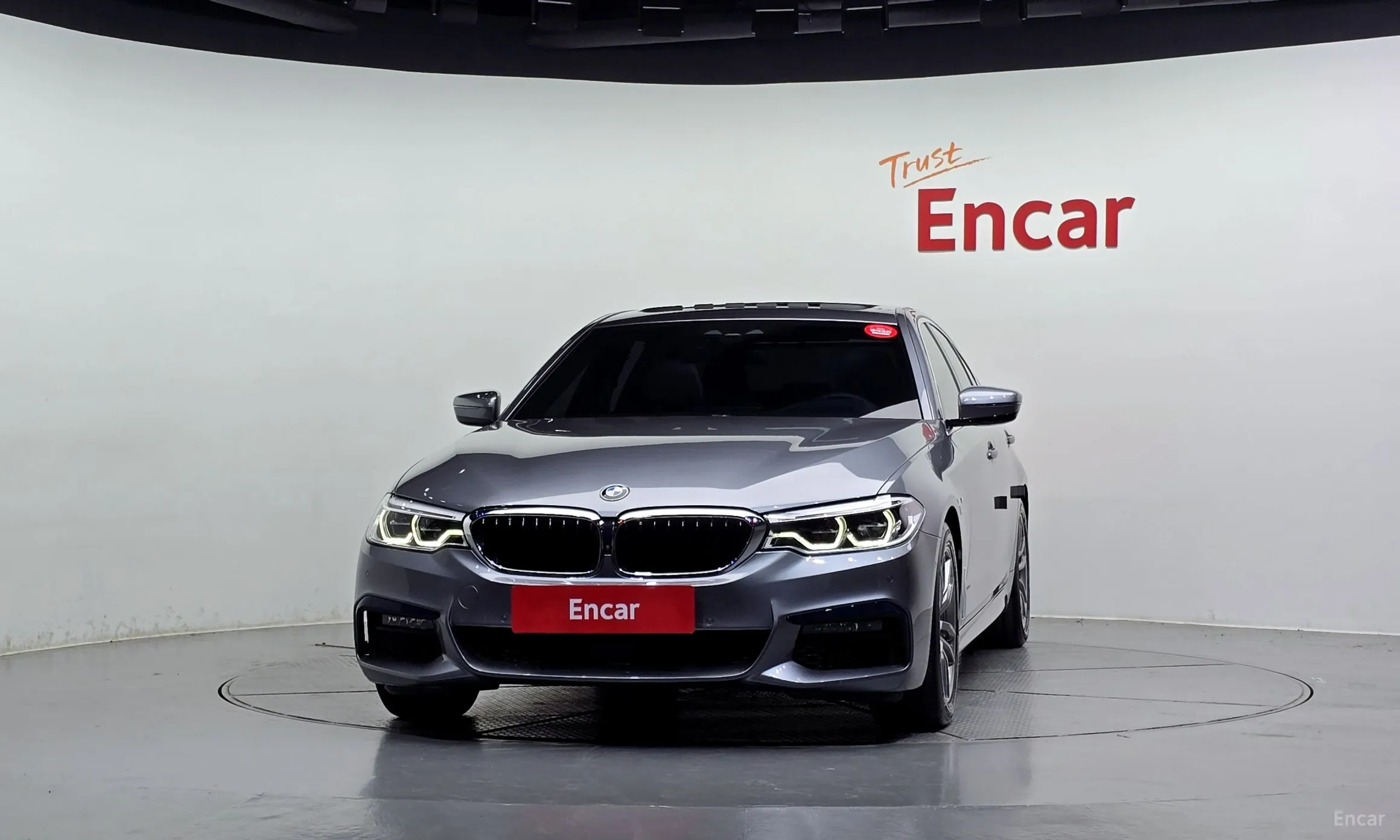 BMW 5 Series (G30) превью 3