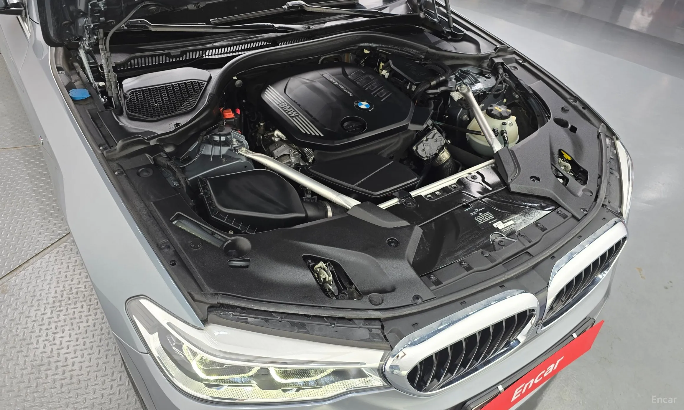 BMW 5 Series (G30) превью 6