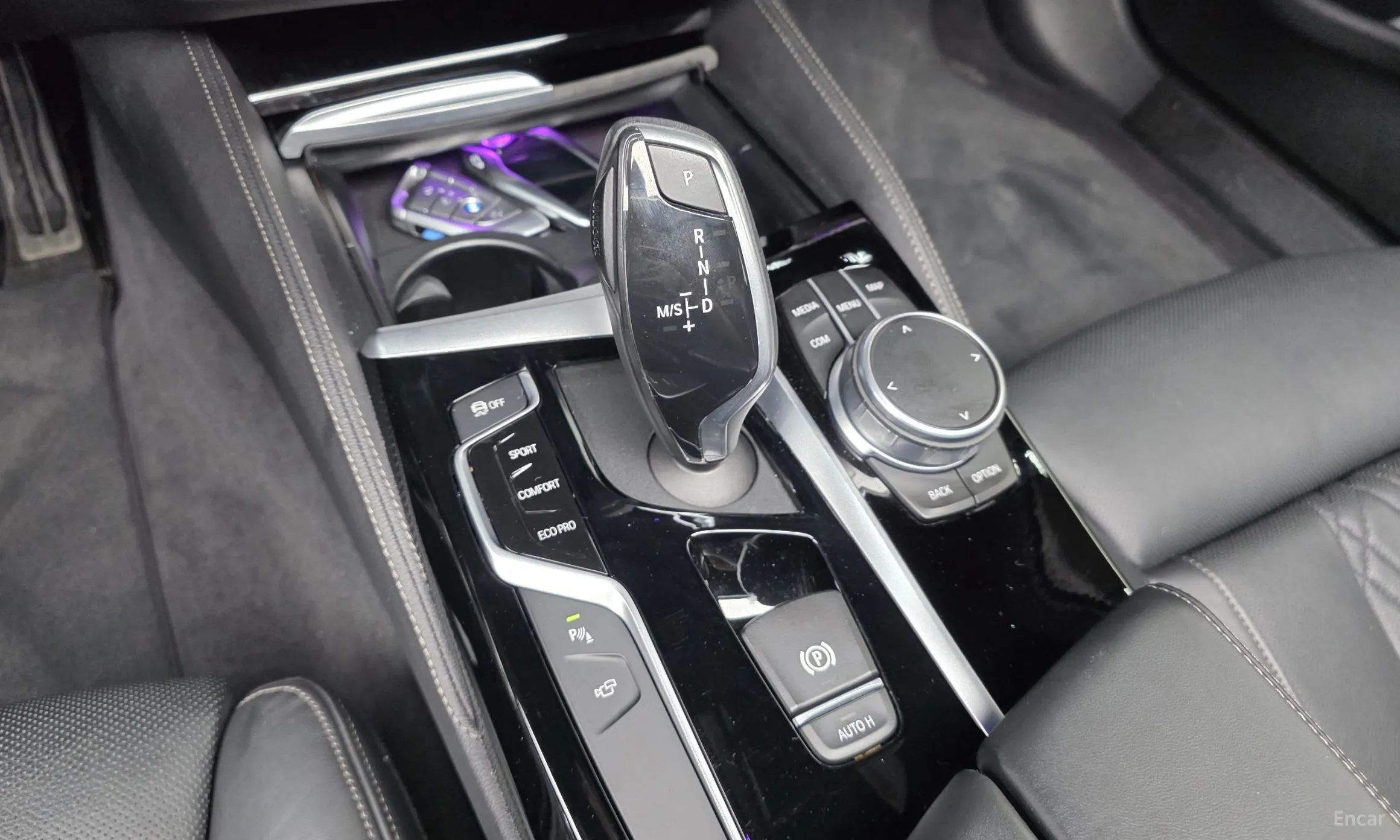 BMW 5 Series (G30) превью 9