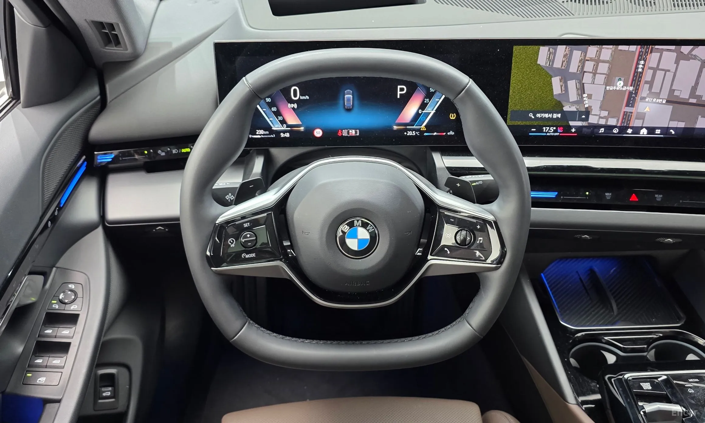 BMW 5 Series (G60) превью 13