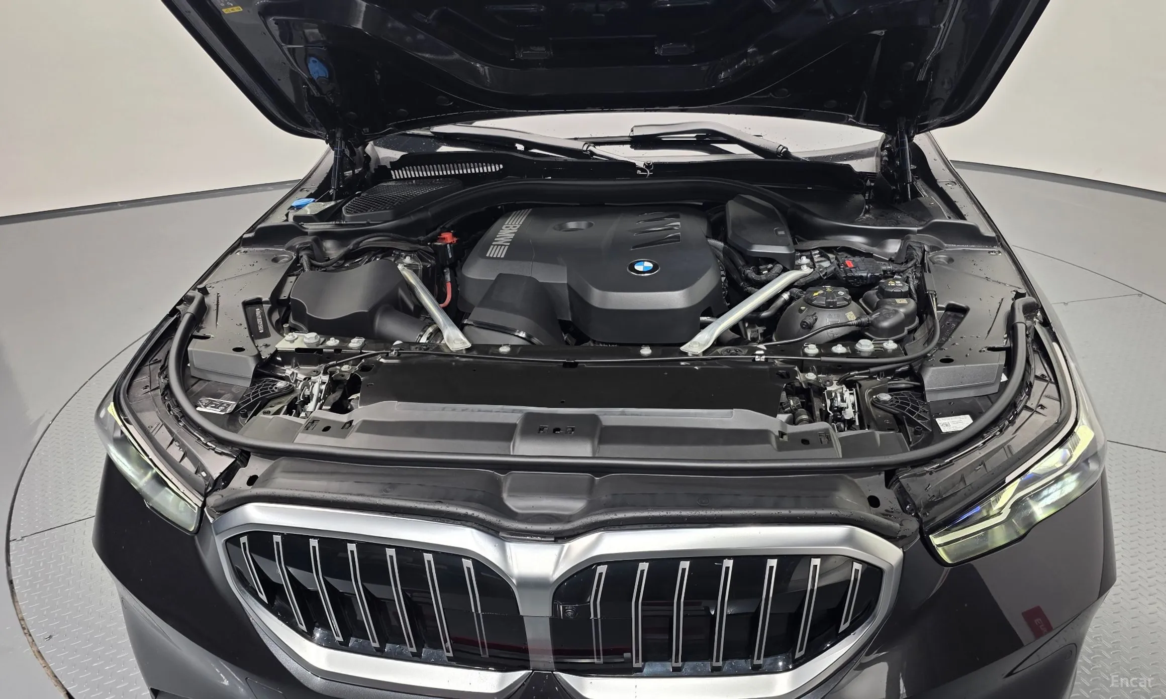 BMW 5 Series (G60) превью 6